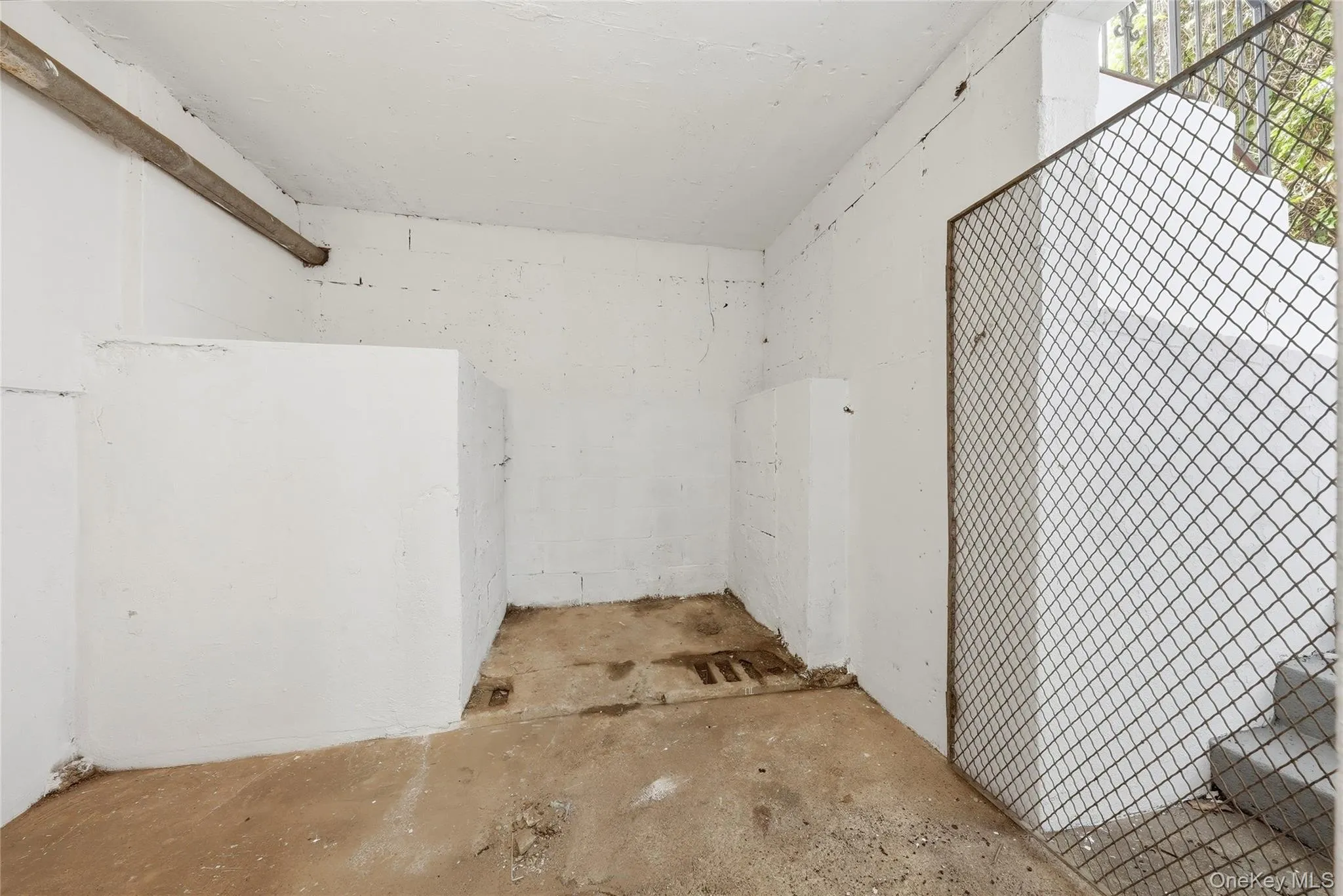 3325 Kingsland Avenue, New York, NY, 5 Bedrooms Bedrooms, 10 Rooms Rooms,2 BathroomsBathrooms,Residential,For Rent,Kingsland,0,1064961 3325 Kingsland Avenue, New York, NY, 5 Bedrooms Bedrooms, 10 Rooms Rooms,2 BathroomsBathrooms,Residential,For Rent,Kingsland,0,1064961
