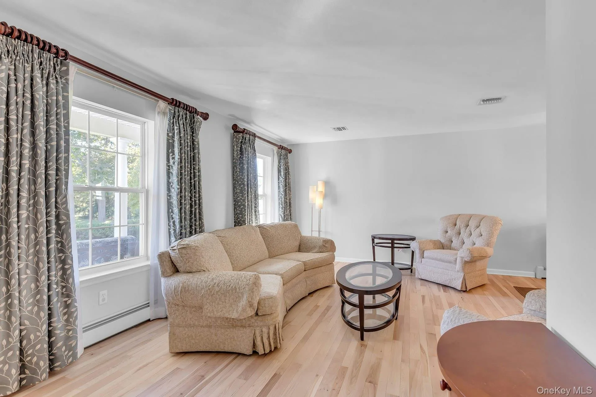 82 Division Avenue, Islip, NY, 4 Bedrooms Bedrooms, 10 Rooms Rooms,2 BathroomsBathrooms,Residential,For Rent,Division,0,1064967 82 Division Avenue, Islip, NY, 4 Bedrooms Bedrooms, 10 Rooms Rooms,2 BathroomsBathrooms,Residential,For Rent,Division,0,1064967
