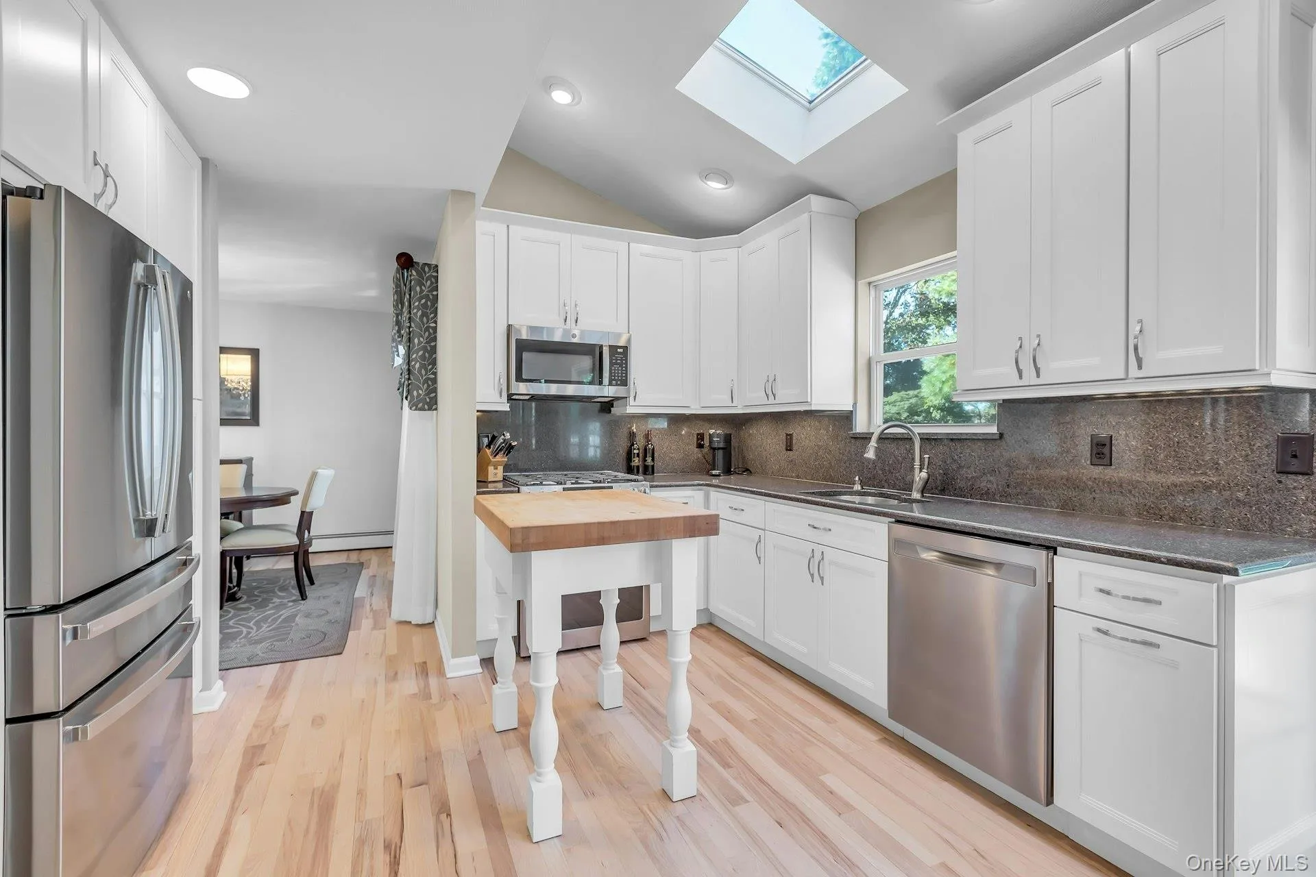 82 Division Avenue, Islip, NY, 4 Bedrooms Bedrooms, 10 Rooms Rooms,2 BathroomsBathrooms,Residential,For Rent,Division,0,1064967 82 Division Avenue, Islip, NY, 4 Bedrooms Bedrooms, 10 Rooms Rooms,2 BathroomsBathrooms,Residential,For Rent,Division,0,1064967