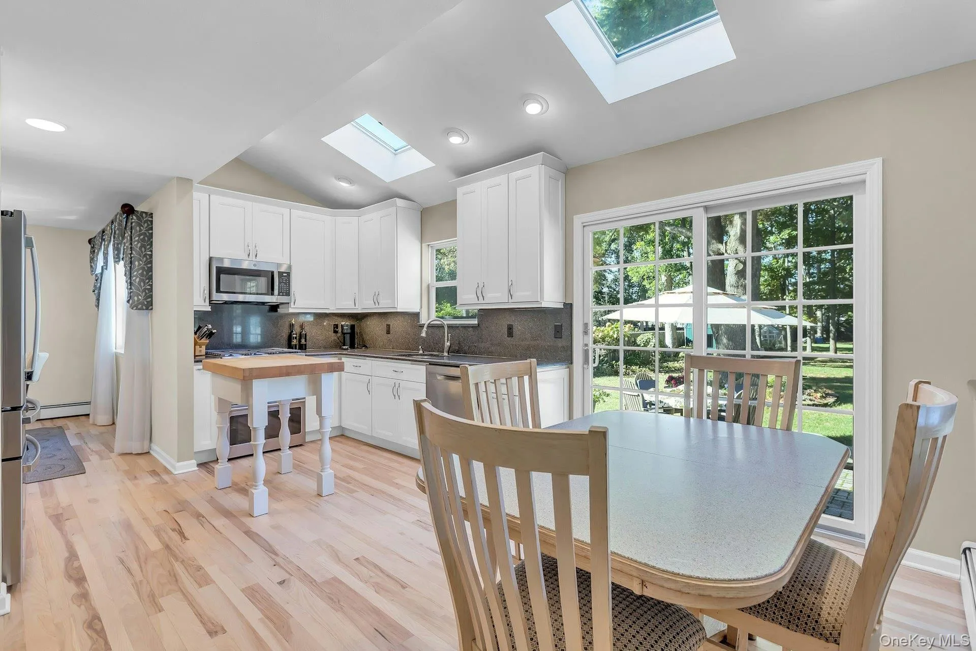82 Division Avenue, Islip, NY, 4 Bedrooms Bedrooms, 10 Rooms Rooms,2 BathroomsBathrooms,Residential,For Rent,Division,0,1064967 82 Division Avenue, Islip, NY, 4 Bedrooms Bedrooms, 10 Rooms Rooms,2 BathroomsBathrooms,Residential,For Rent,Division,0,1064967