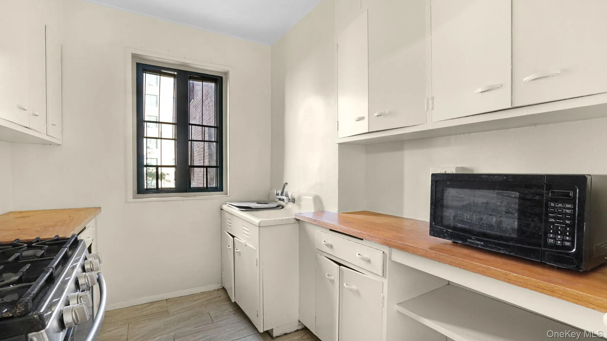 1410 Metropolitan Avenue, New York, NY, 1 Bedroom Bedrooms, 3 Rooms Rooms,1 BathroomBathrooms,Residential,For Rent,Metropolitan,0,1064974 1410 Metropolitan Avenue, New York, NY, 1 Bedroom Bedrooms, 3 Rooms Rooms,1 BathroomBathrooms,Residential,For Rent,Metropolitan,0,1064974