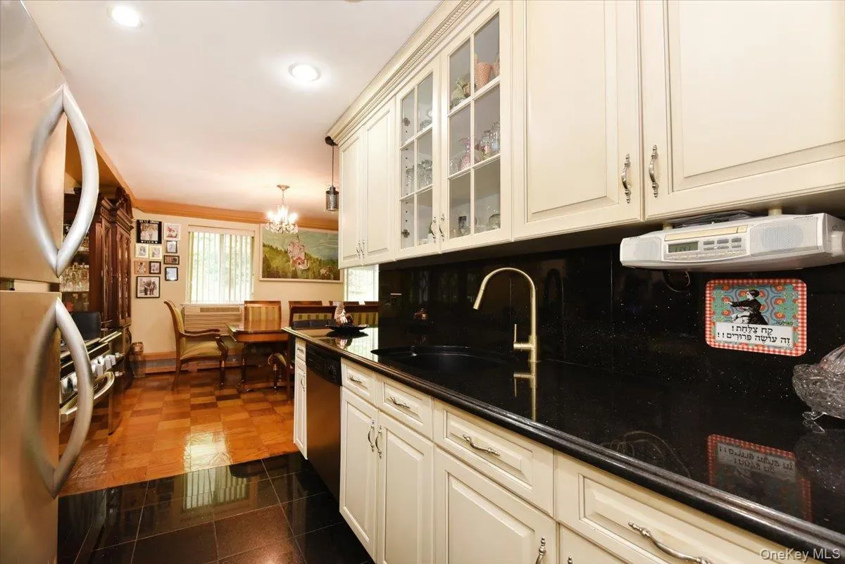 320 East Shore Road, North Hempstead, NY, 2 Bedrooms Bedrooms, 5 Rooms Rooms,2 BathroomsBathrooms,Residential,For Rent,East Shore,0,1064982 320 East Shore Road, North Hempstead, NY, 2 Bedrooms Bedrooms, 5 Rooms Rooms,2 BathroomsBathrooms,Residential,For Rent,East Shore,0,1064982