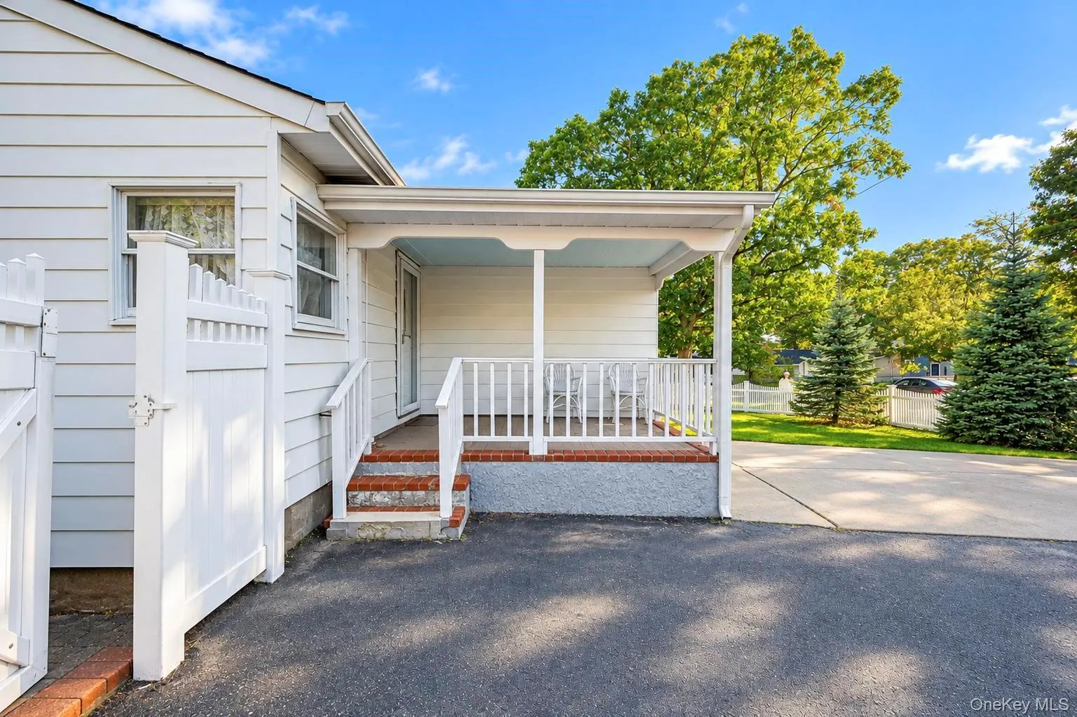 431 Blue Point Road, Brookhaven, NY, 4 Bedrooms Bedrooms, 6 Rooms Rooms,3 BathroomsBathrooms,Residential,For Rent,Blue Point,0,1064995 431 Blue Point Road, Brookhaven, NY, 4 Bedrooms Bedrooms, 6 Rooms Rooms,3 BathroomsBathrooms,Residential,For Rent,Blue Point,0,1064995