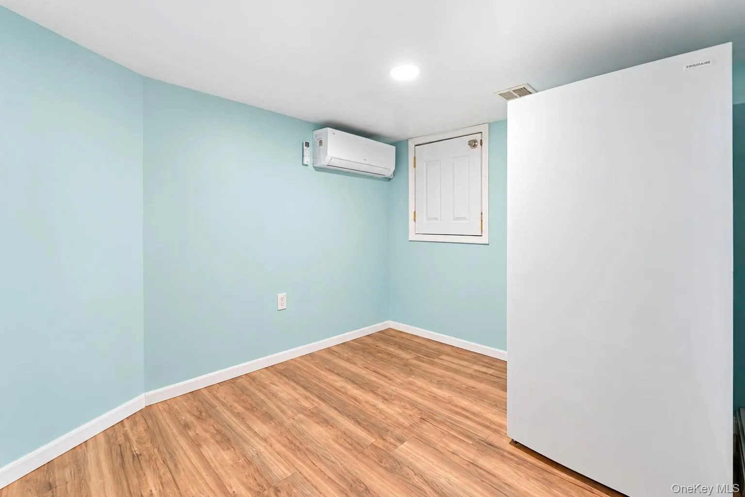 431 Blue Point Road, Brookhaven, NY, 4 Bedrooms Bedrooms, 6 Rooms Rooms,3 BathroomsBathrooms,Residential,For Rent,Blue Point,0,1064995 431 Blue Point Road, Brookhaven, NY, 4 Bedrooms Bedrooms, 6 Rooms Rooms,3 BathroomsBathrooms,Residential,For Rent,Blue Point,0,1064995