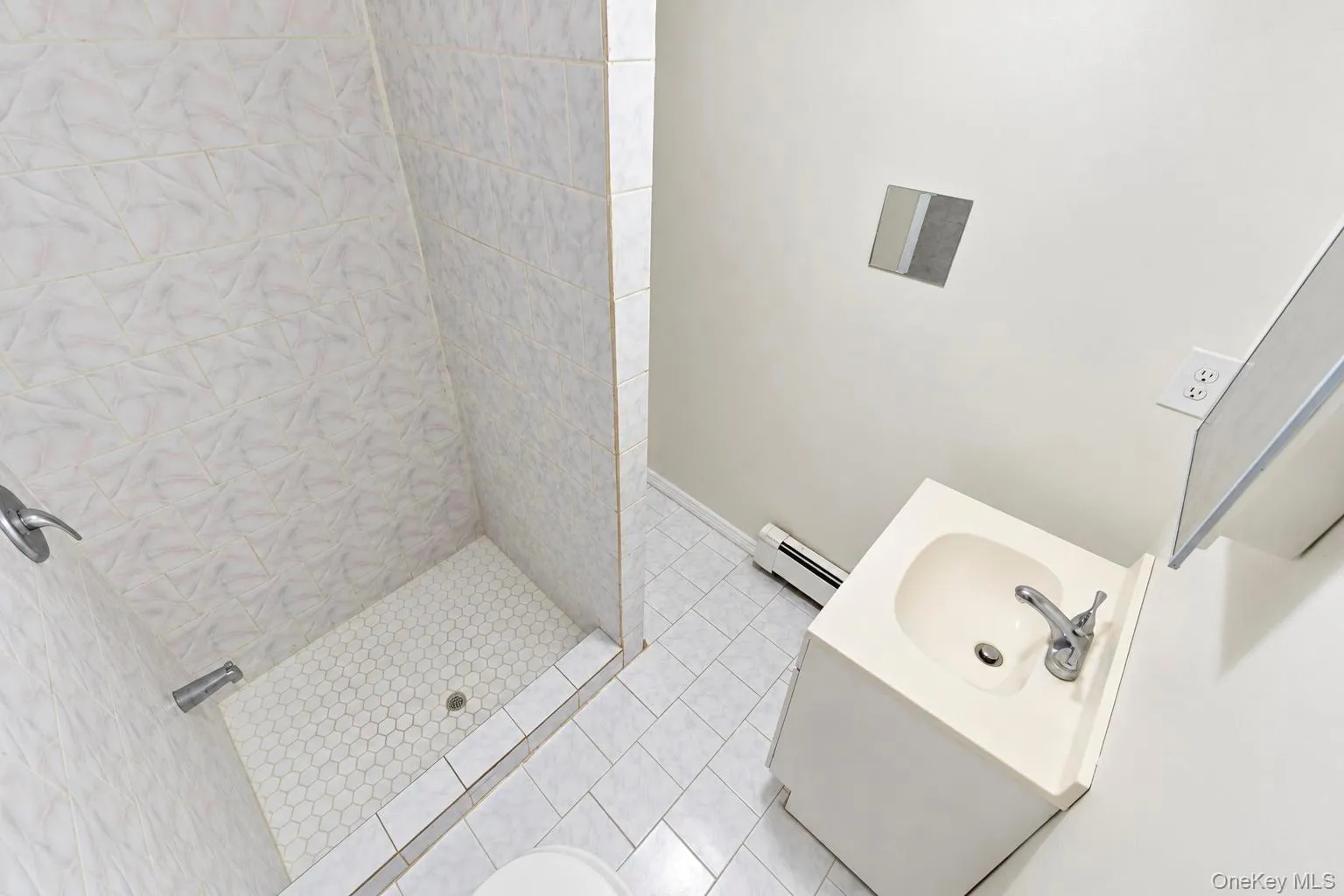 431 Blue Point Road, Brookhaven, NY, 4 Bedrooms Bedrooms, 6 Rooms Rooms,3 BathroomsBathrooms,Residential,For Rent,Blue Point,0,1064995 431 Blue Point Road, Brookhaven, NY, 4 Bedrooms Bedrooms, 6 Rooms Rooms,3 BathroomsBathrooms,Residential,For Rent,Blue Point,0,1064995