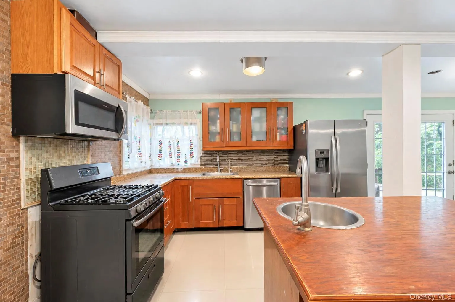 431 Blue Point Road, Brookhaven, NY, 4 Bedrooms Bedrooms, 6 Rooms Rooms,3 BathroomsBathrooms,Residential,For Rent,Blue Point,0,1064995 431 Blue Point Road, Brookhaven, NY, 4 Bedrooms Bedrooms, 6 Rooms Rooms,3 BathroomsBathrooms,Residential,For Rent,Blue Point,0,1064995