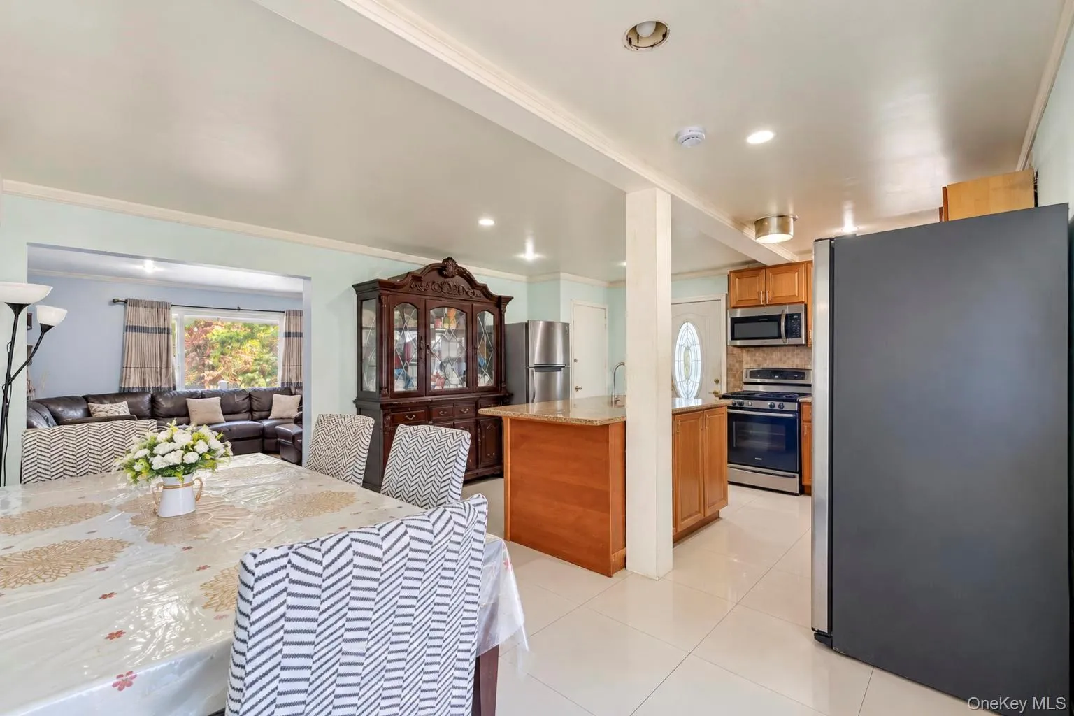 431 Blue Point Road, Brookhaven, NY, 4 Bedrooms Bedrooms, 6 Rooms Rooms,3 BathroomsBathrooms,Residential,For Rent,Blue Point,0,1064995 431 Blue Point Road, Brookhaven, NY, 4 Bedrooms Bedrooms, 6 Rooms Rooms,3 BathroomsBathrooms,Residential,For Rent,Blue Point,0,1064995