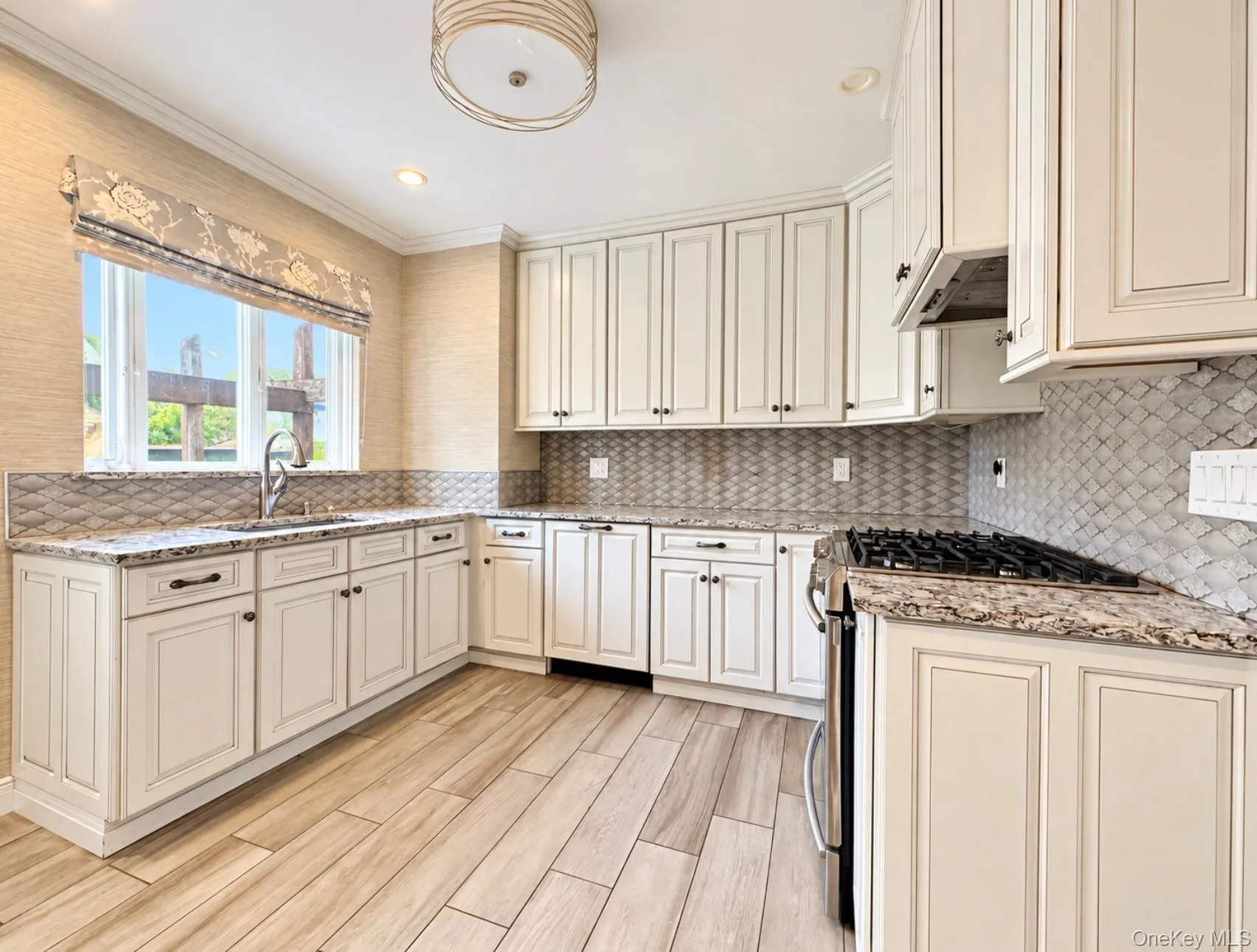 8827 Aubrey Avenue, New York, NY, 3 Bedrooms Bedrooms, 9 Rooms Rooms,1 BathroomBathrooms,Residential,For Rent,Aubrey,0,1064996 8827 Aubrey Avenue, New York, NY, 3 Bedrooms Bedrooms, 9 Rooms Rooms,1 BathroomBathrooms,Residential,For Rent,Aubrey,0,1064996