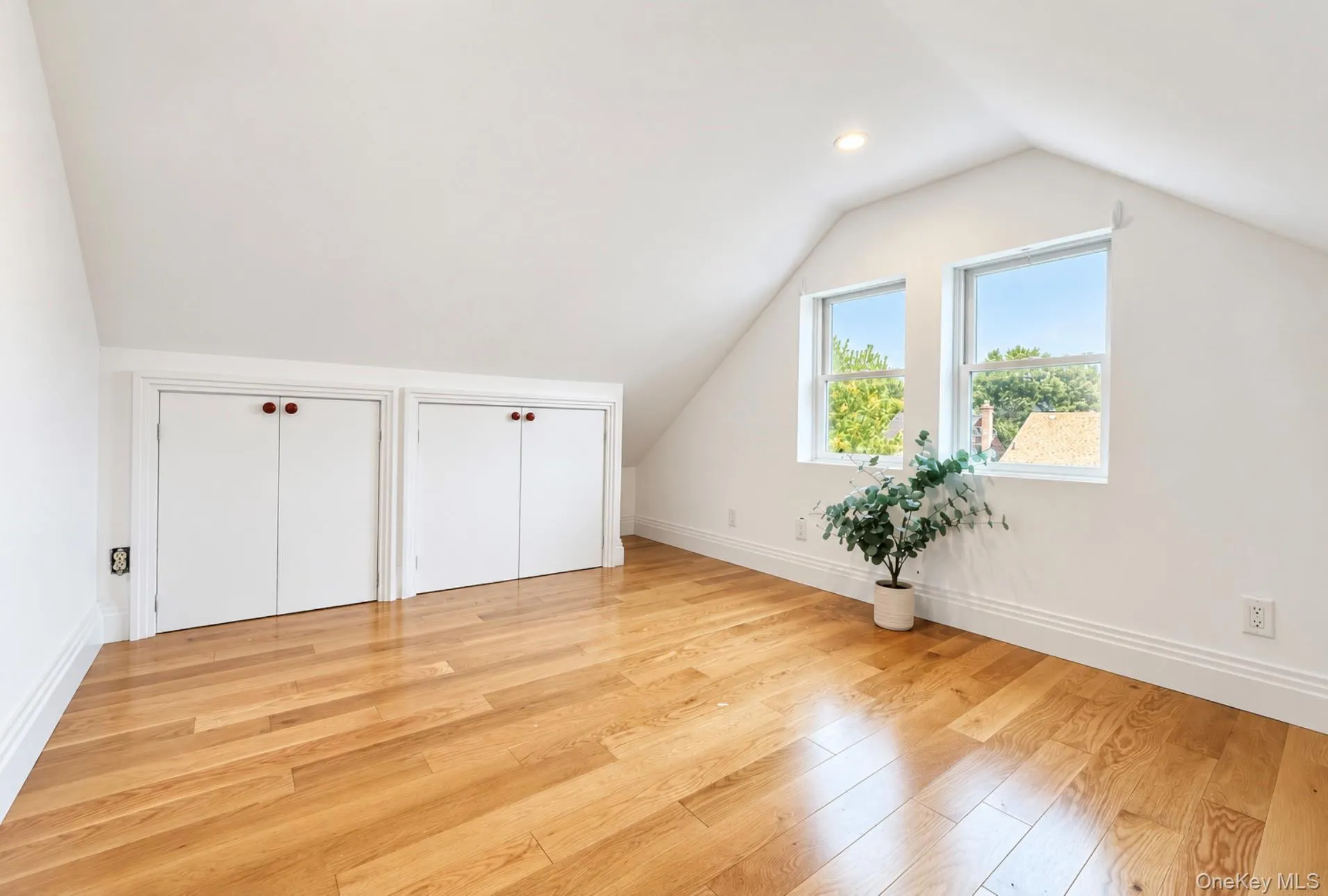 8827 Aubrey Avenue, New York, NY, 3 Bedrooms Bedrooms, 9 Rooms Rooms,1 BathroomBathrooms,Residential,For Rent,Aubrey,0,1064996 8827 Aubrey Avenue, New York, NY, 3 Bedrooms Bedrooms, 9 Rooms Rooms,1 BathroomBathrooms,Residential,For Rent,Aubrey,0,1064996
