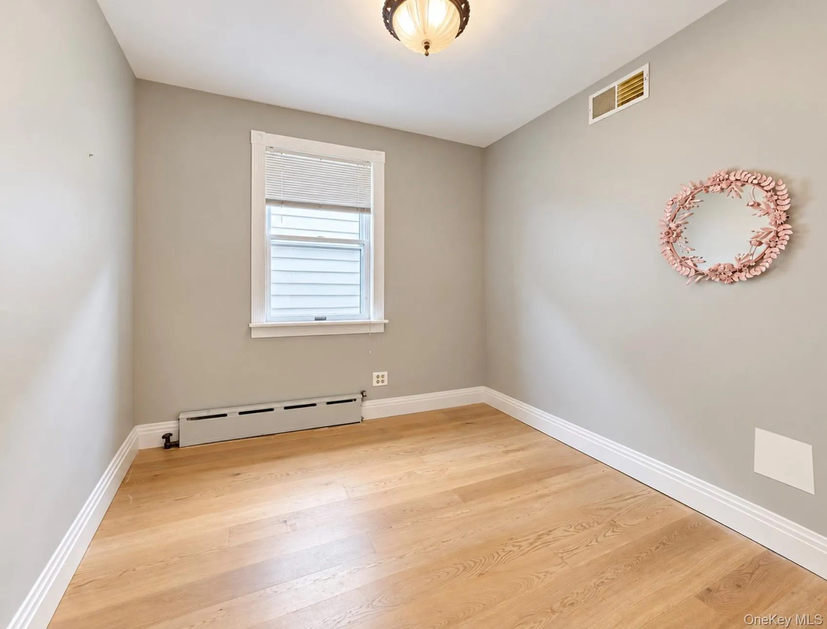 8827 Aubrey Avenue, New York, NY, 3 Bedrooms Bedrooms, 9 Rooms Rooms,1 BathroomBathrooms,Residential,For Rent,Aubrey,0,1064996 8827 Aubrey Avenue, New York, NY, 3 Bedrooms Bedrooms, 9 Rooms Rooms,1 BathroomBathrooms,Residential,For Rent,Aubrey,0,1064996