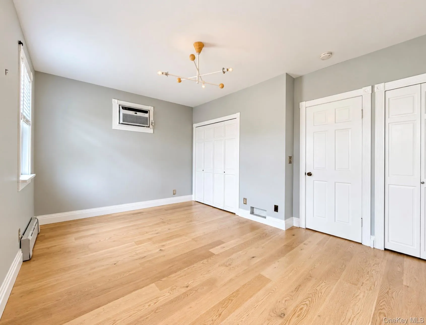 8827 Aubrey Avenue, New York, NY, 3 Bedrooms Bedrooms, 9 Rooms Rooms,1 BathroomBathrooms,Residential,For Rent,Aubrey,0,1064996 8827 Aubrey Avenue, New York, NY, 3 Bedrooms Bedrooms, 9 Rooms Rooms,1 BathroomBathrooms,Residential,For Rent,Aubrey,0,1064996