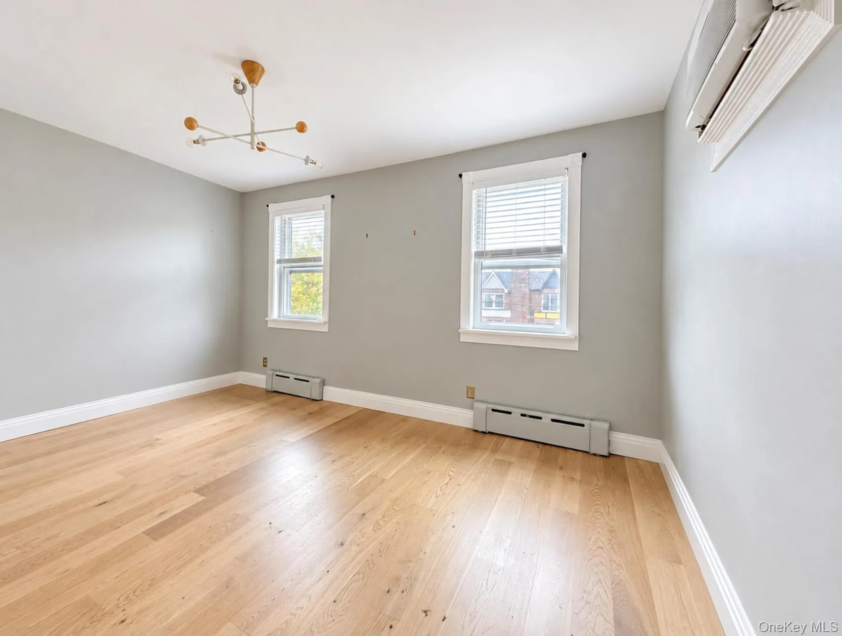8827 Aubrey Avenue, New York, NY, 3 Bedrooms Bedrooms, 9 Rooms Rooms,1 BathroomBathrooms,Residential,For Rent,Aubrey,0,1064996 8827 Aubrey Avenue, New York, NY, 3 Bedrooms Bedrooms, 9 Rooms Rooms,1 BathroomBathrooms,Residential,For Rent,Aubrey,0,1064996