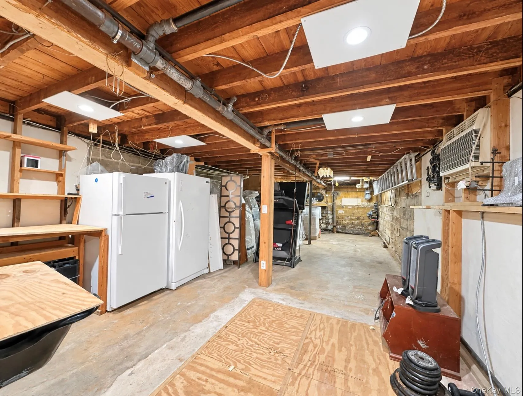 8827 Aubrey Avenue, New York, NY, 3 Bedrooms Bedrooms, 9 Rooms Rooms,1 BathroomBathrooms,Residential,For Rent,Aubrey,0,1064996 8827 Aubrey Avenue, New York, NY, 3 Bedrooms Bedrooms, 9 Rooms Rooms,1 BathroomBathrooms,Residential,For Rent,Aubrey,0,1064996