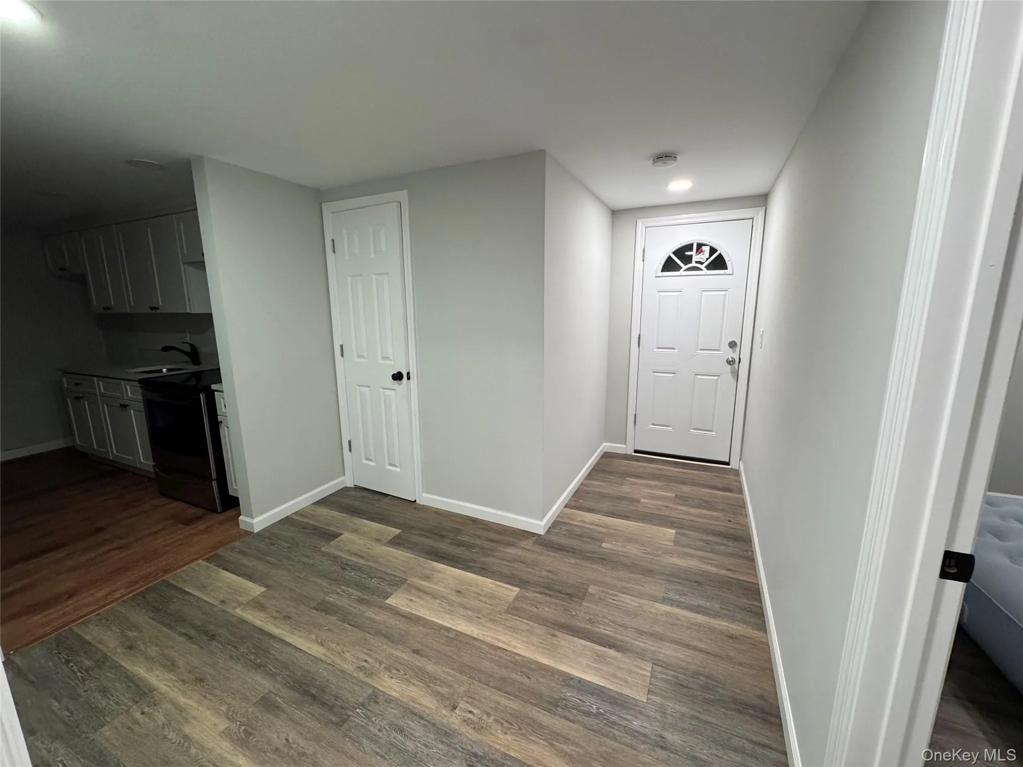 303 Alfred Street, Babylon, NY, 1 Bedroom Bedrooms, 3 Rooms Rooms,1 BathroomBathrooms,Residential Lease,For Rent,Alfred,0,1064998 303 Alfred Street, Babylon, NY, 1 Bedroom Bedrooms, 3 Rooms Rooms,1 BathroomBathrooms,Residential Lease,For Rent,Alfred,0,1064998