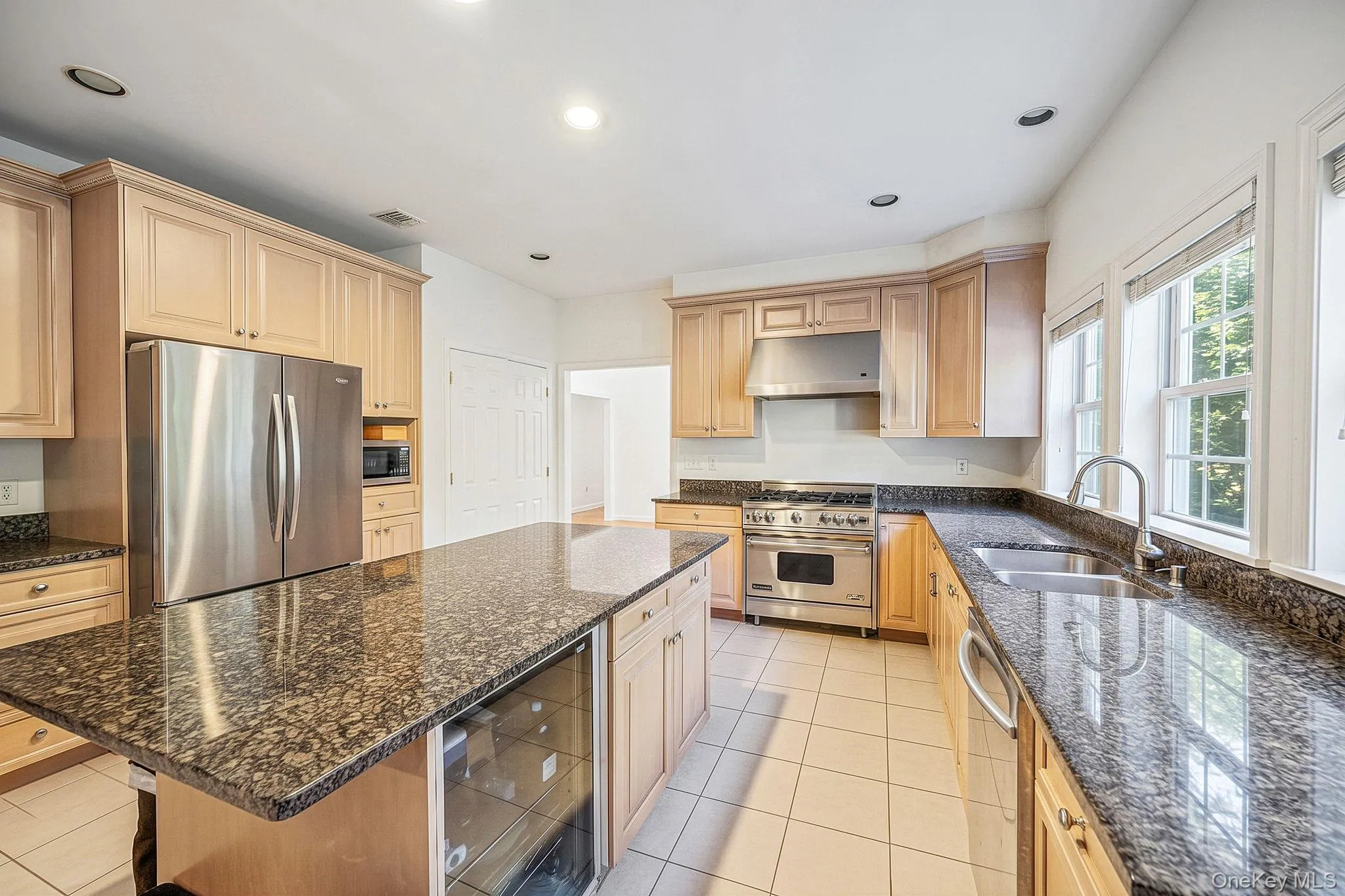 9 Cobbler Lane, Brookhaven, NY, 5 Bedrooms Bedrooms, 12 Rooms Rooms,3 BathroomsBathrooms,Residential,For Rent,Cobbler,0,1065010 9 Cobbler Lane, Brookhaven, NY, 5 Bedrooms Bedrooms, 12 Rooms Rooms,3 BathroomsBathrooms,Residential,For Rent,Cobbler,0,1065010