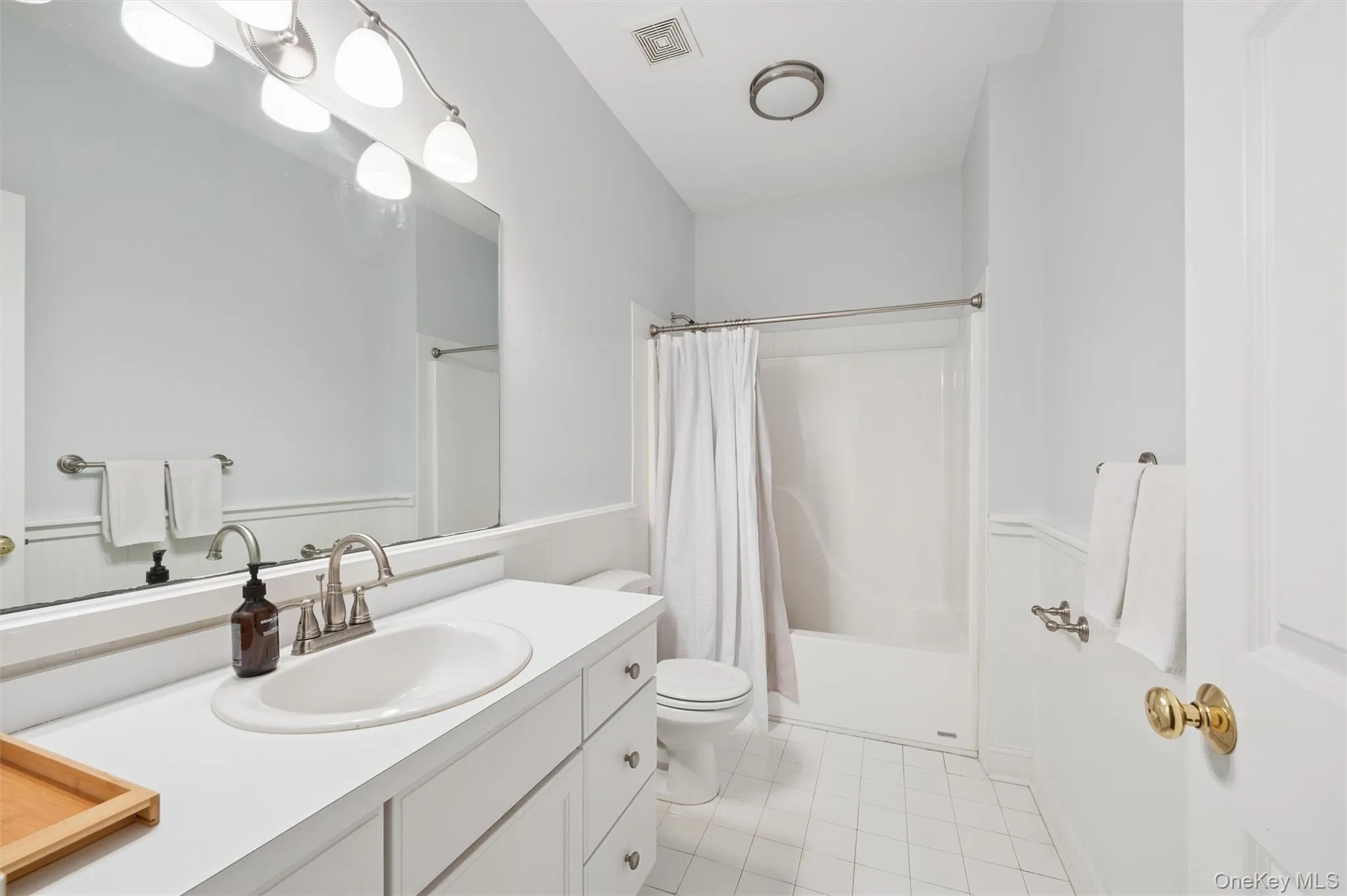 4 Bennett Drive, Southampton, NY, 4 Bedrooms Bedrooms, 11 Rooms Rooms,3 BathroomsBathrooms,Residential Lease,For Rent,Bennett,0,1065039 4 Bennett Drive, Southampton, NY, 4 Bedrooms Bedrooms, 11 Rooms Rooms,3 BathroomsBathrooms,Residential Lease,For Rent,Bennett,0,1065039