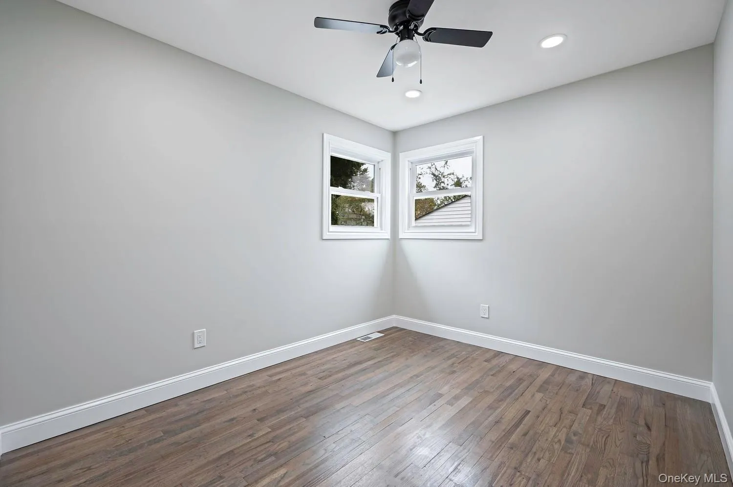 3115 Eagle Avenue, Brookhaven, NY, 3 Bedrooms Bedrooms, 7 Rooms Rooms,1 BathroomBathrooms,Residential,For Rent,Eagle,0,1065041 3115 Eagle Avenue, Brookhaven, NY, 3 Bedrooms Bedrooms, 7 Rooms Rooms,1 BathroomBathrooms,Residential,For Rent,Eagle,0,1065041