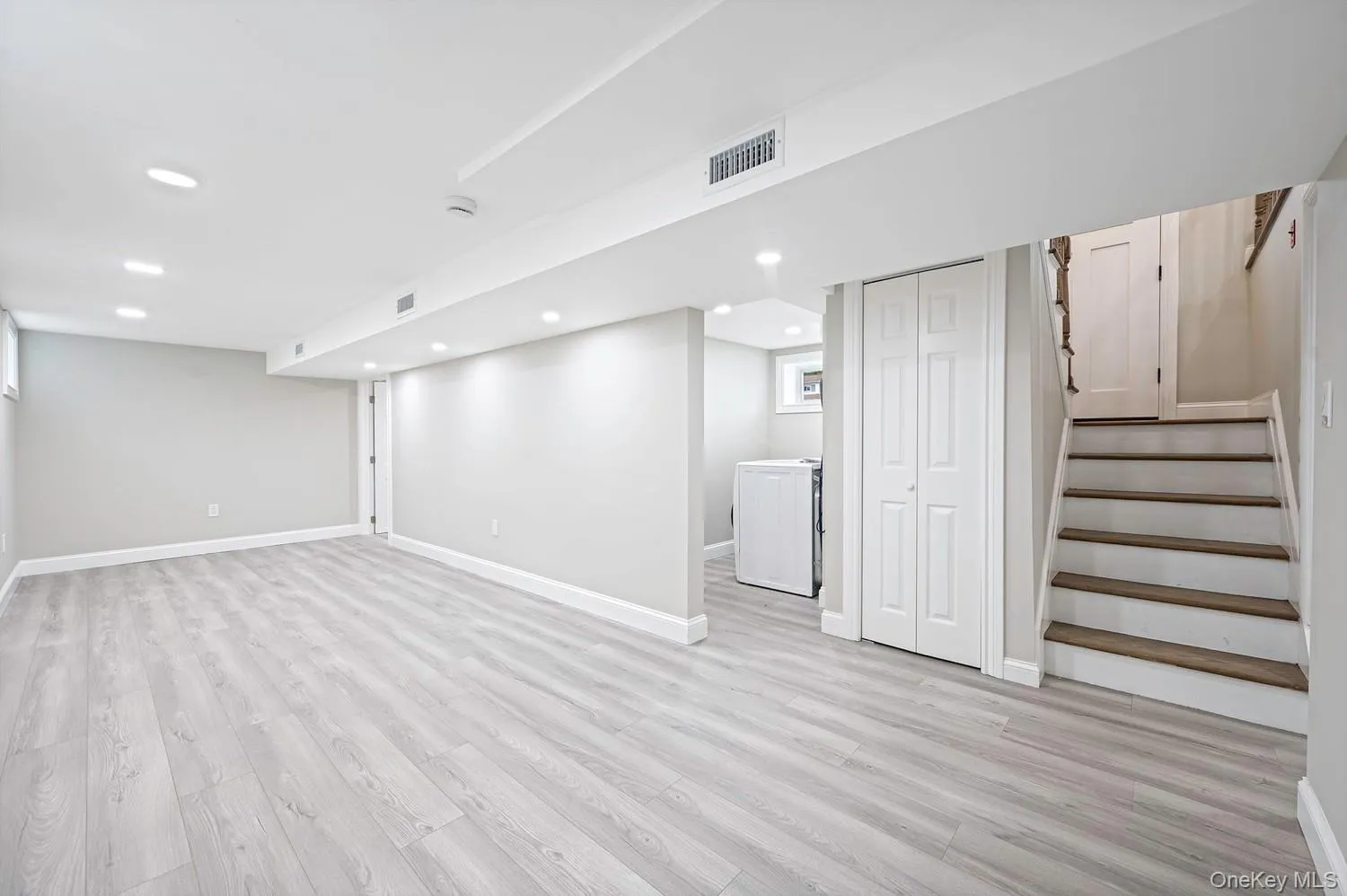 3115 Eagle Avenue, Brookhaven, NY, 3 Bedrooms Bedrooms, 7 Rooms Rooms,1 BathroomBathrooms,Residential,For Rent,Eagle,0,1065041 3115 Eagle Avenue, Brookhaven, NY, 3 Bedrooms Bedrooms, 7 Rooms Rooms,1 BathroomBathrooms,Residential,For Rent,Eagle,0,1065041