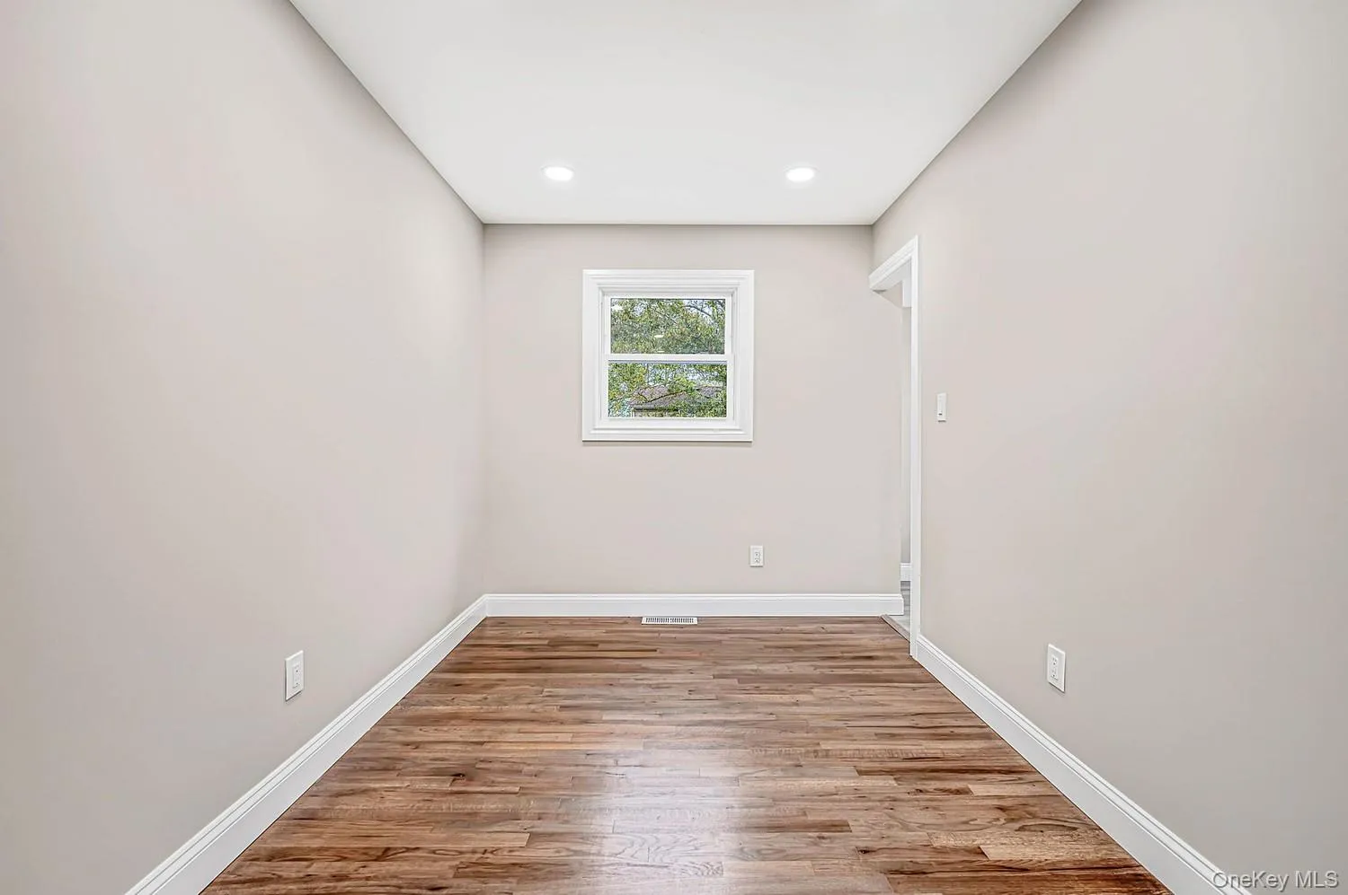 3115 Eagle Avenue, Brookhaven, NY, 3 Bedrooms Bedrooms, 7 Rooms Rooms,1 BathroomBathrooms,Residential,For Rent,Eagle,0,1065041 3115 Eagle Avenue, Brookhaven, NY, 3 Bedrooms Bedrooms, 7 Rooms Rooms,1 BathroomBathrooms,Residential,For Rent,Eagle,0,1065041