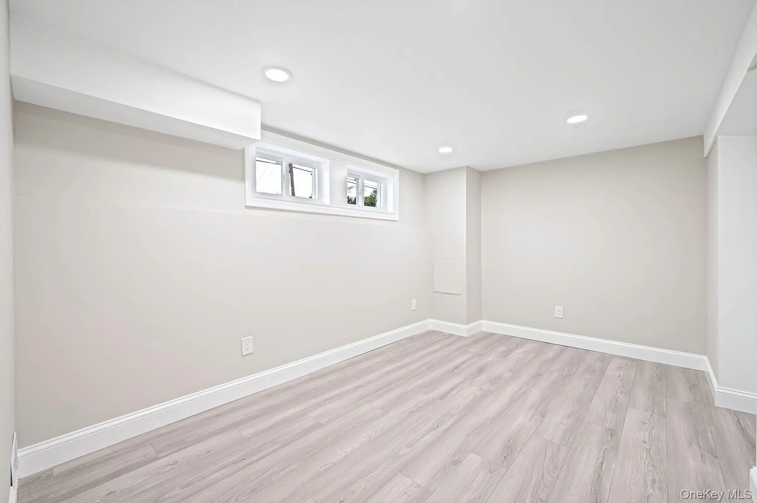 3115 Eagle Avenue, Brookhaven, NY, 3 Bedrooms Bedrooms, 7 Rooms Rooms,1 BathroomBathrooms,Residential,For Rent,Eagle,0,1065041 3115 Eagle Avenue, Brookhaven, NY, 3 Bedrooms Bedrooms, 7 Rooms Rooms,1 BathroomBathrooms,Residential,For Rent,Eagle,0,1065041