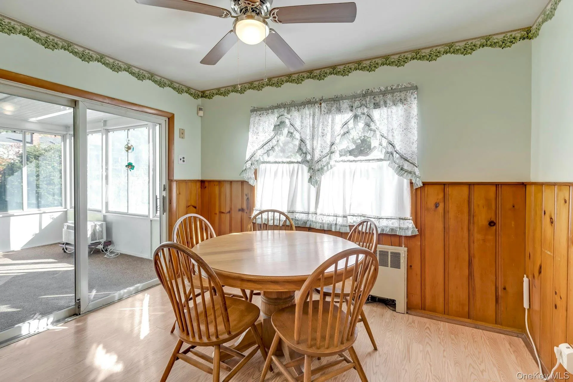 105 Oak Street, Oyster Bay, NY, 4 Bedrooms Bedrooms, 6 Rooms Rooms,2 BathroomsBathrooms,Residential,For Rent,Oak,0,1065061 105 Oak Street, Oyster Bay, NY, 4 Bedrooms Bedrooms, 6 Rooms Rooms,2 BathroomsBathrooms,Residential,For Rent,Oak,0,1065061
