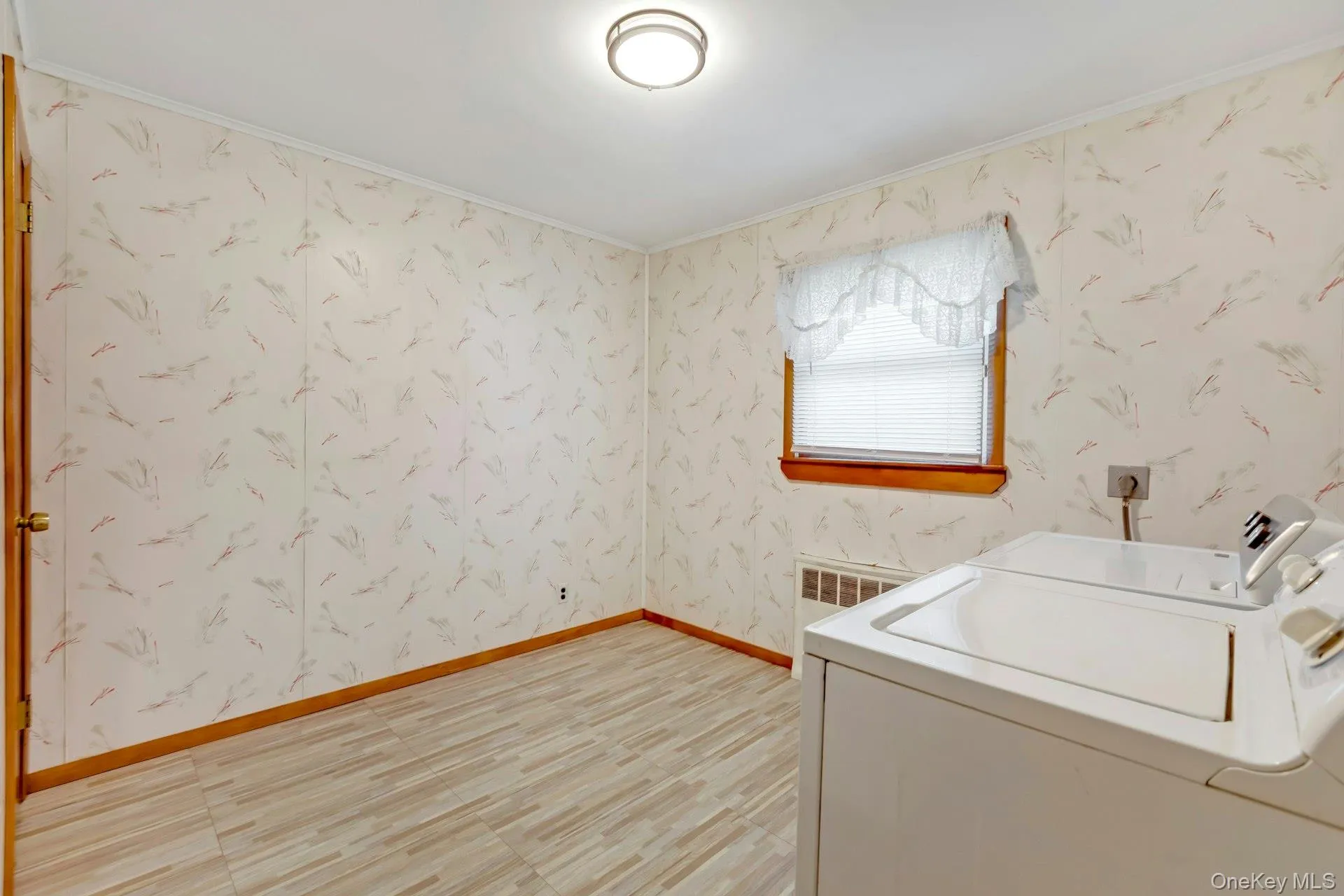 105 Oak Street, Oyster Bay, NY, 4 Bedrooms Bedrooms, 6 Rooms Rooms,2 BathroomsBathrooms,Residential,For Rent,Oak,0,1065061 105 Oak Street, Oyster Bay, NY, 4 Bedrooms Bedrooms, 6 Rooms Rooms,2 BathroomsBathrooms,Residential,For Rent,Oak,0,1065061