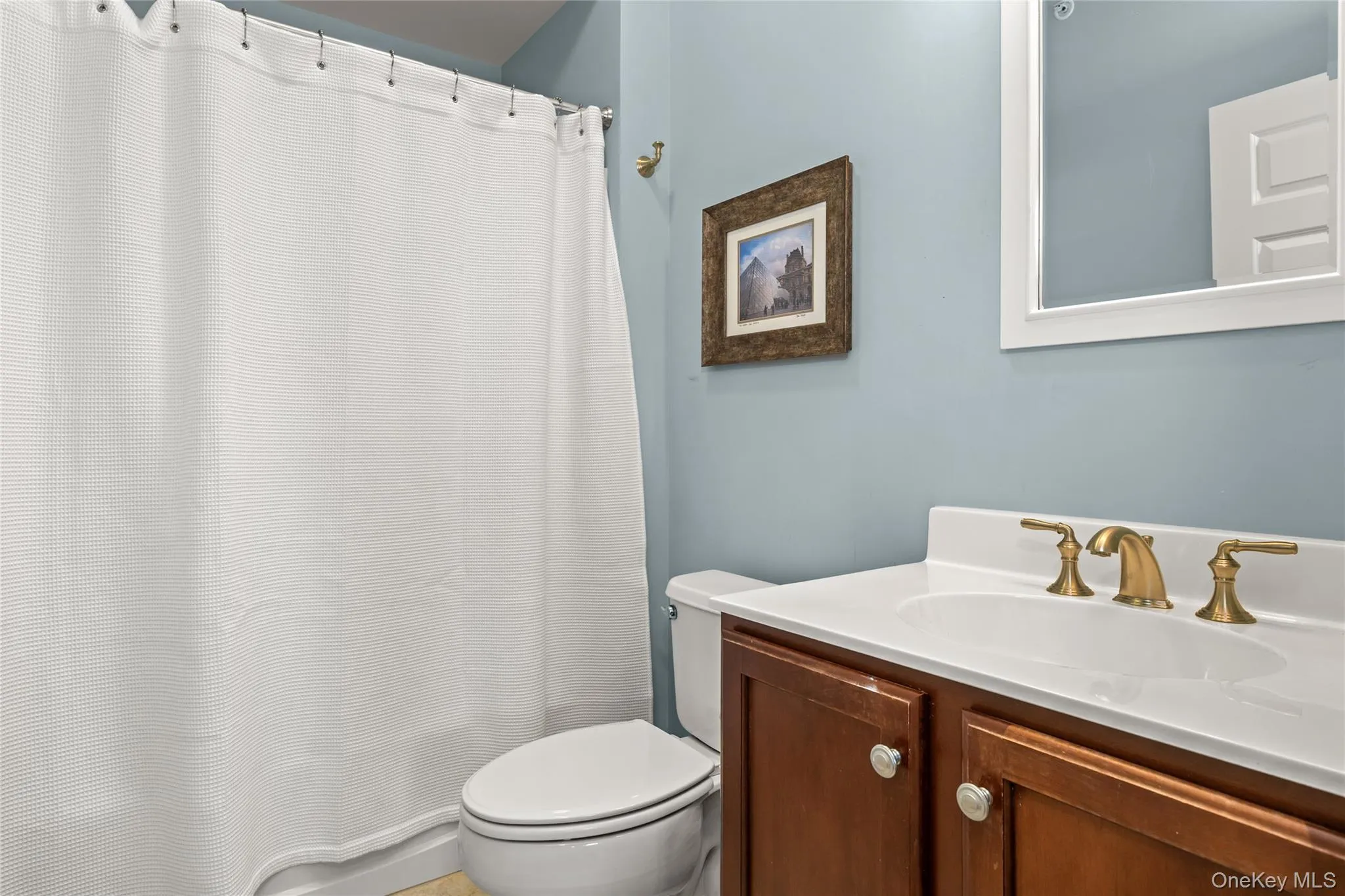 The second bedroom bathroom has a tub for your convenience. The second bedroom bathroom has a tub for your convenience.
