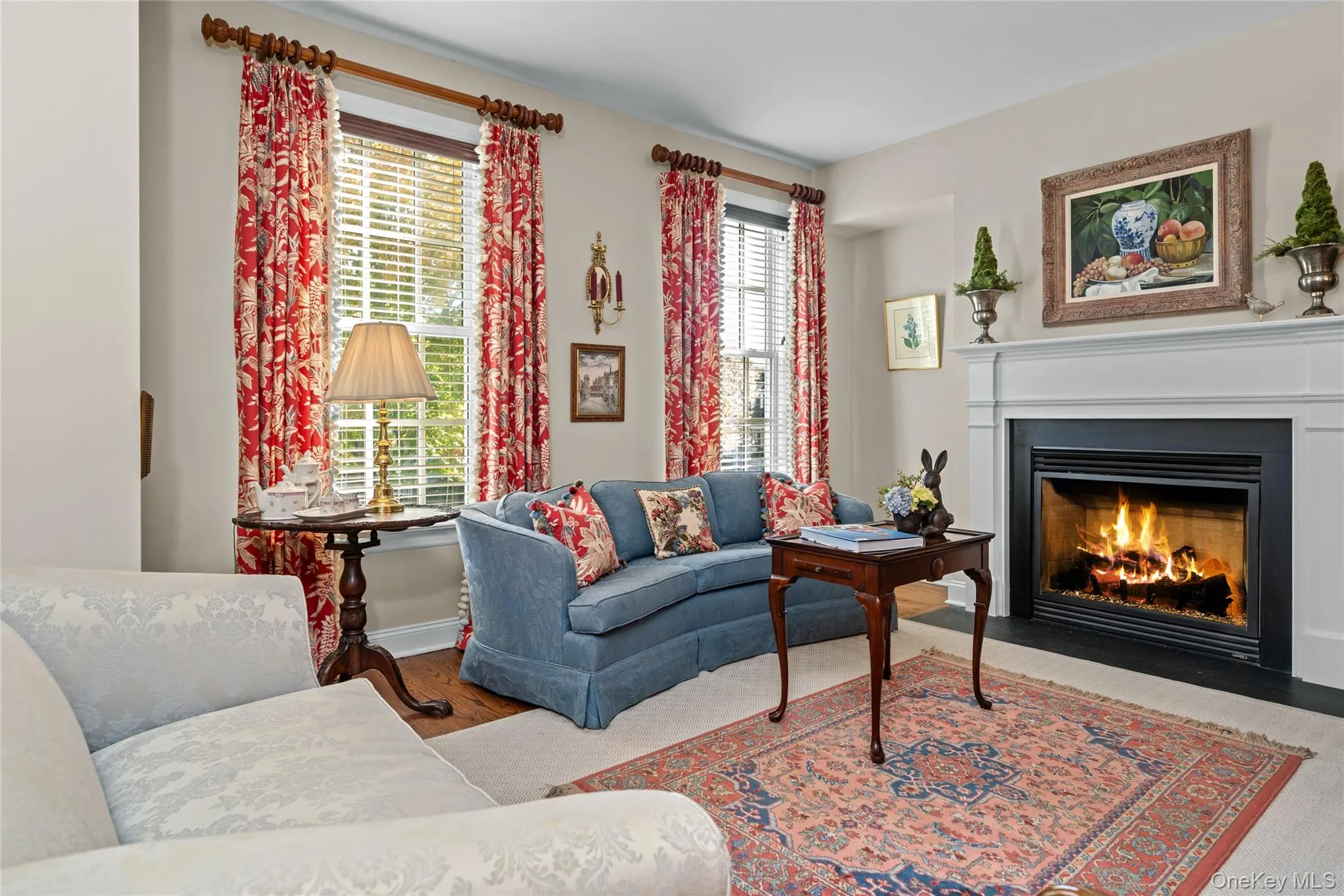 Cozy up and enjoy the easy warmth of your natural gas fireplace. Cozy up and enjoy the easy warmth of your natural gas fireplace.