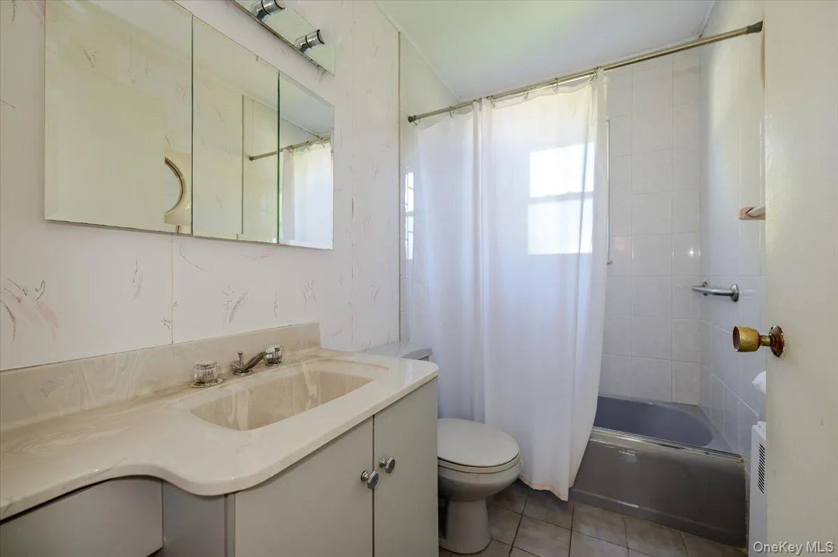 121 Pine Street, Oyster Bay, NY, 3 Bedrooms Bedrooms, 7 Rooms Rooms,1 BathroomBathrooms,Residential,For Rent,Pine,0,1065081 121 Pine Street, Oyster Bay, NY, 3 Bedrooms Bedrooms, 7 Rooms Rooms,1 BathroomBathrooms,Residential,For Rent,Pine,0,1065081