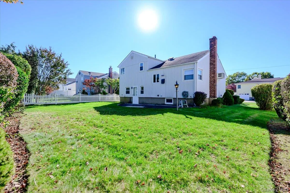 121 Pine Street, Oyster Bay, NY, 3 Bedrooms Bedrooms, 7 Rooms Rooms,1 BathroomBathrooms,Residential,For Rent,Pine,0,1065081 121 Pine Street, Oyster Bay, NY, 3 Bedrooms Bedrooms, 7 Rooms Rooms,1 BathroomBathrooms,Residential,For Rent,Pine,0,1065081