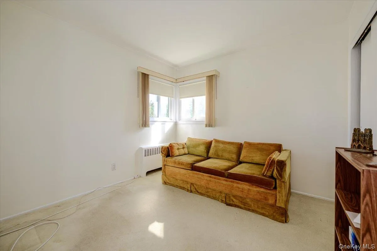 121 Pine Street, Oyster Bay, NY, 3 Bedrooms Bedrooms, 7 Rooms Rooms,1 BathroomBathrooms,Residential,For Rent,Pine,0,1065081 121 Pine Street, Oyster Bay, NY, 3 Bedrooms Bedrooms, 7 Rooms Rooms,1 BathroomBathrooms,Residential,For Rent,Pine,0,1065081