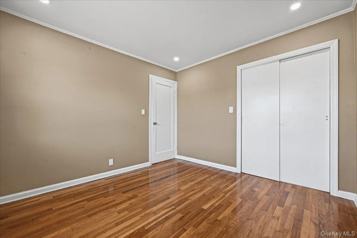 7 High Street, Oyster Bay, NY, 5 Bedrooms Bedrooms, 8 Rooms Rooms,2 BathroomsBathrooms,Residential Lease,For Rent,High,0,1065108 7 High Street, Oyster Bay, NY, 5 Bedrooms Bedrooms, 8 Rooms Rooms,2 BathroomsBathrooms,Residential Lease,For Rent,High,0,1065108