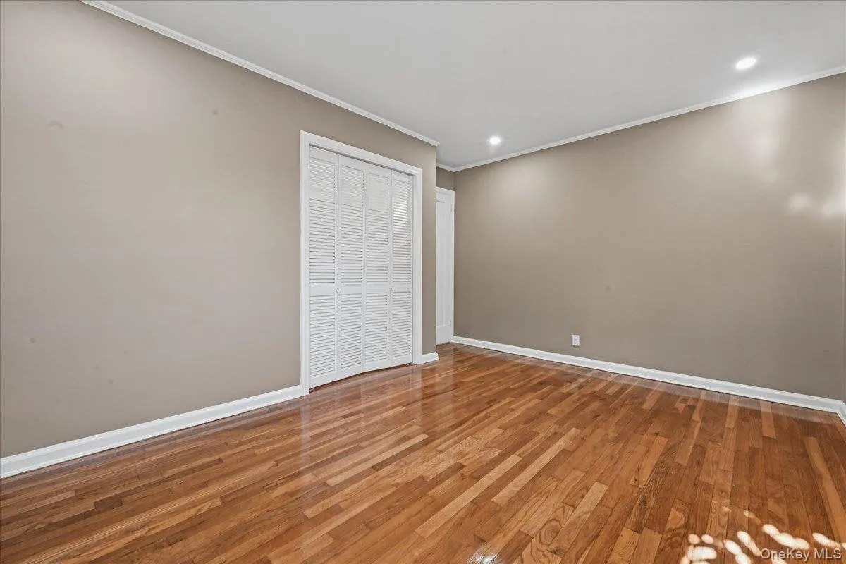 7 High Street, Oyster Bay, NY, 5 Bedrooms Bedrooms, 8 Rooms Rooms,2 BathroomsBathrooms,Residential Lease,For Rent,High,0,1065108 7 High Street, Oyster Bay, NY, 5 Bedrooms Bedrooms, 8 Rooms Rooms,2 BathroomsBathrooms,Residential Lease,For Rent,High,0,1065108