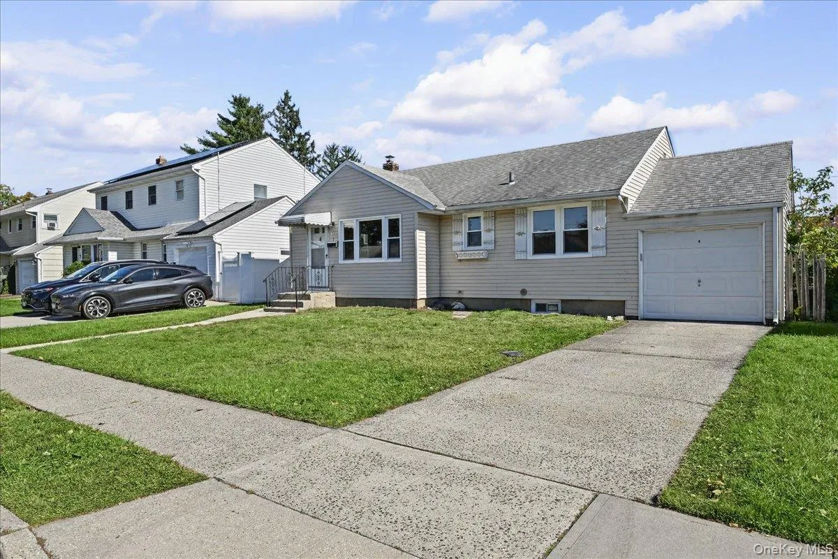7 High Street, Oyster Bay, NY, 5 Bedrooms Bedrooms, 8 Rooms Rooms,2 BathroomsBathrooms,Residential Lease,For Rent,High,0,1065108 7 High Street, Oyster Bay, NY, 5 Bedrooms Bedrooms, 8 Rooms Rooms,2 BathroomsBathrooms,Residential Lease,For Rent,High,0,1065108