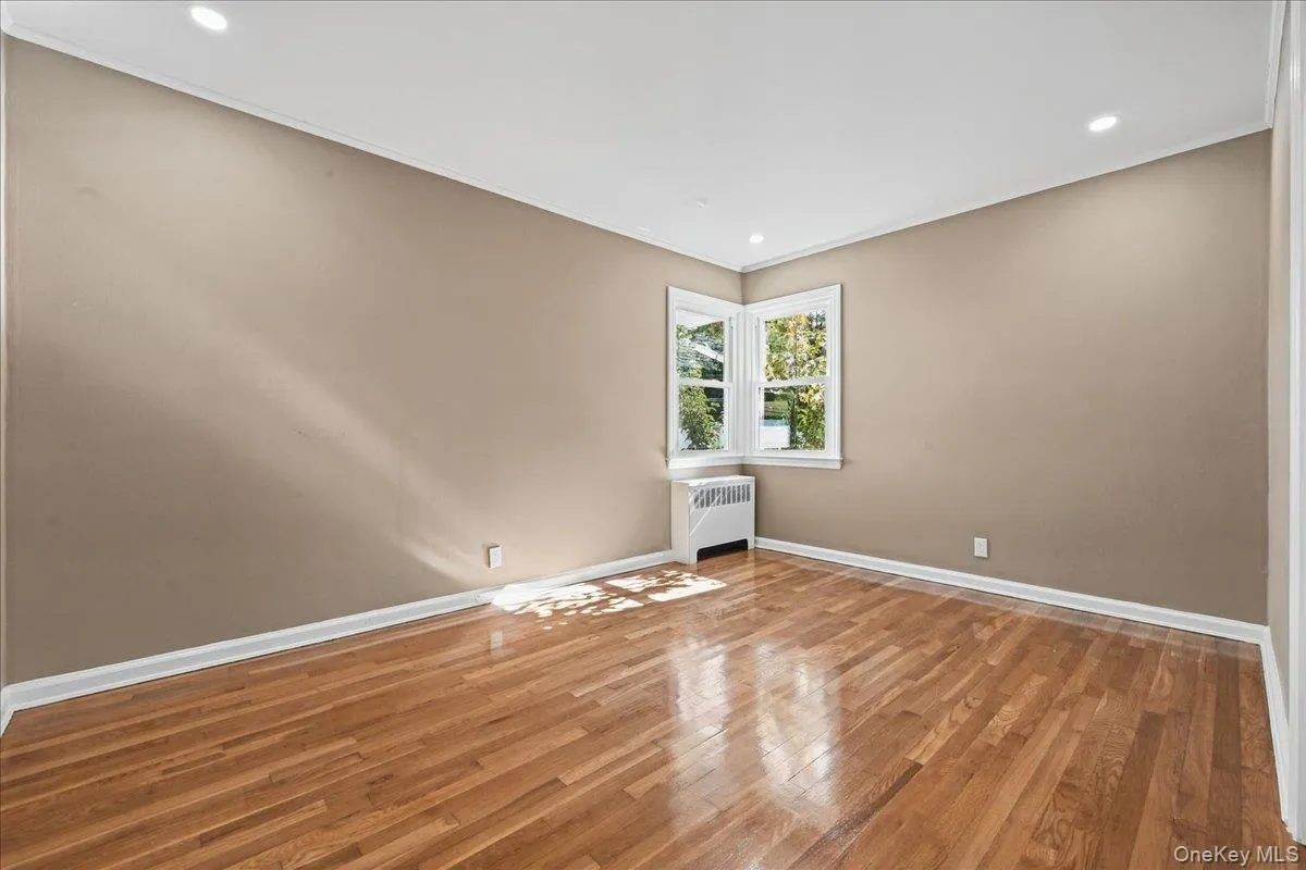 7 High Street, Oyster Bay, NY, 5 Bedrooms Bedrooms, 8 Rooms Rooms,2 BathroomsBathrooms,Residential Lease,For Rent,High,0,1065108 7 High Street, Oyster Bay, NY, 5 Bedrooms Bedrooms, 8 Rooms Rooms,2 BathroomsBathrooms,Residential Lease,For Rent,High,0,1065108