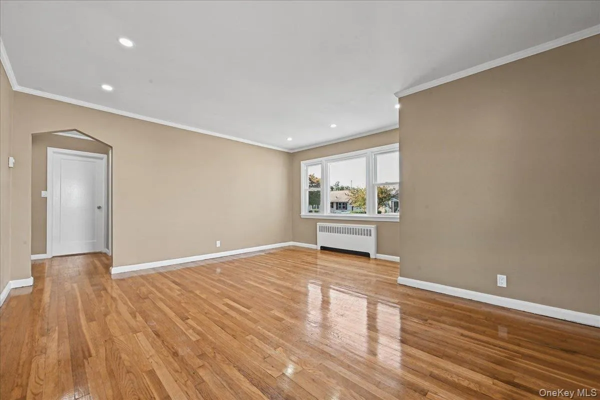 7 High Street, Oyster Bay, NY, 5 Bedrooms Bedrooms, 8 Rooms Rooms,2 BathroomsBathrooms,Residential Lease,For Rent,High,0,1065108 7 High Street, Oyster Bay, NY, 5 Bedrooms Bedrooms, 8 Rooms Rooms,2 BathroomsBathrooms,Residential Lease,For Rent,High,0,1065108