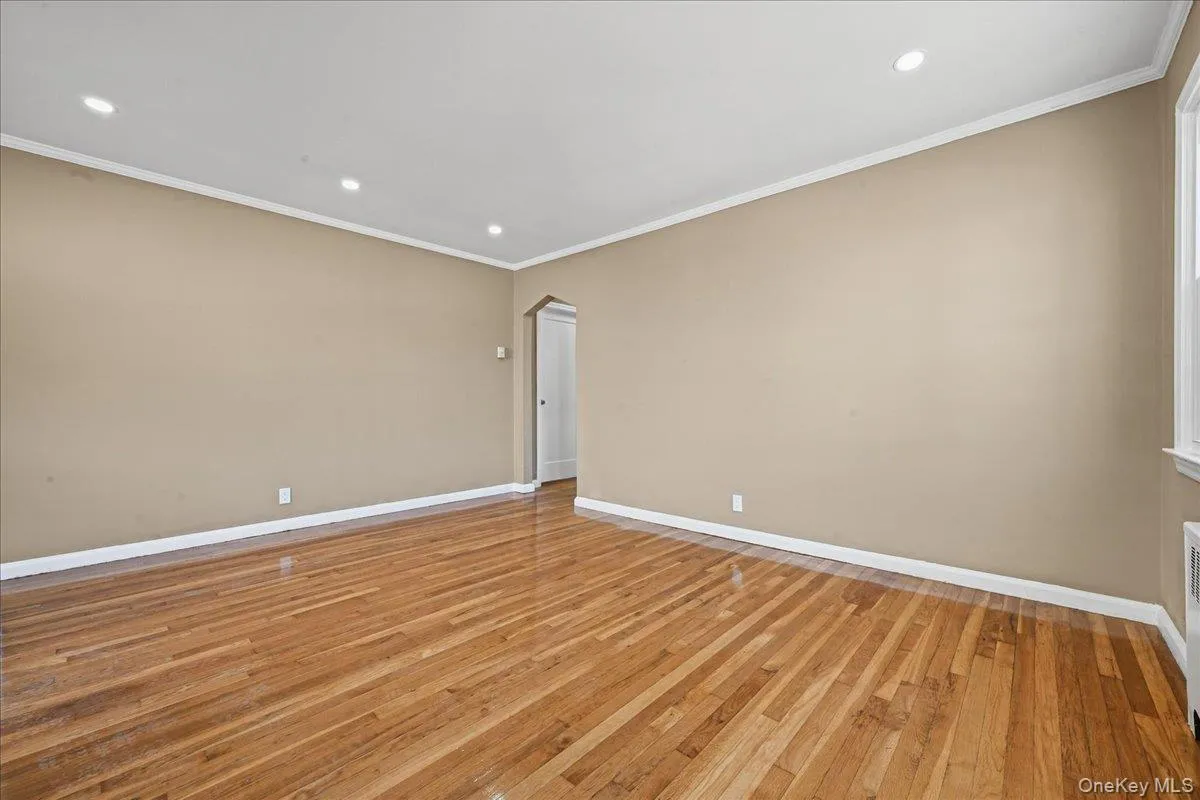 7 High Street, Oyster Bay, NY, 5 Bedrooms Bedrooms, 8 Rooms Rooms,2 BathroomsBathrooms,Residential Lease,For Rent,High,0,1065108 7 High Street, Oyster Bay, NY, 5 Bedrooms Bedrooms, 8 Rooms Rooms,2 BathroomsBathrooms,Residential Lease,For Rent,High,0,1065108