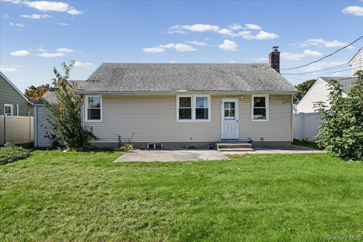 7 High Street, Oyster Bay, NY, 5 Bedrooms Bedrooms, 8 Rooms Rooms,2 BathroomsBathrooms,Residential Lease,For Rent,High,0,1065108 7 High Street, Oyster Bay, NY, 5 Bedrooms Bedrooms, 8 Rooms Rooms,2 BathroomsBathrooms,Residential Lease,For Rent,High,0,1065108