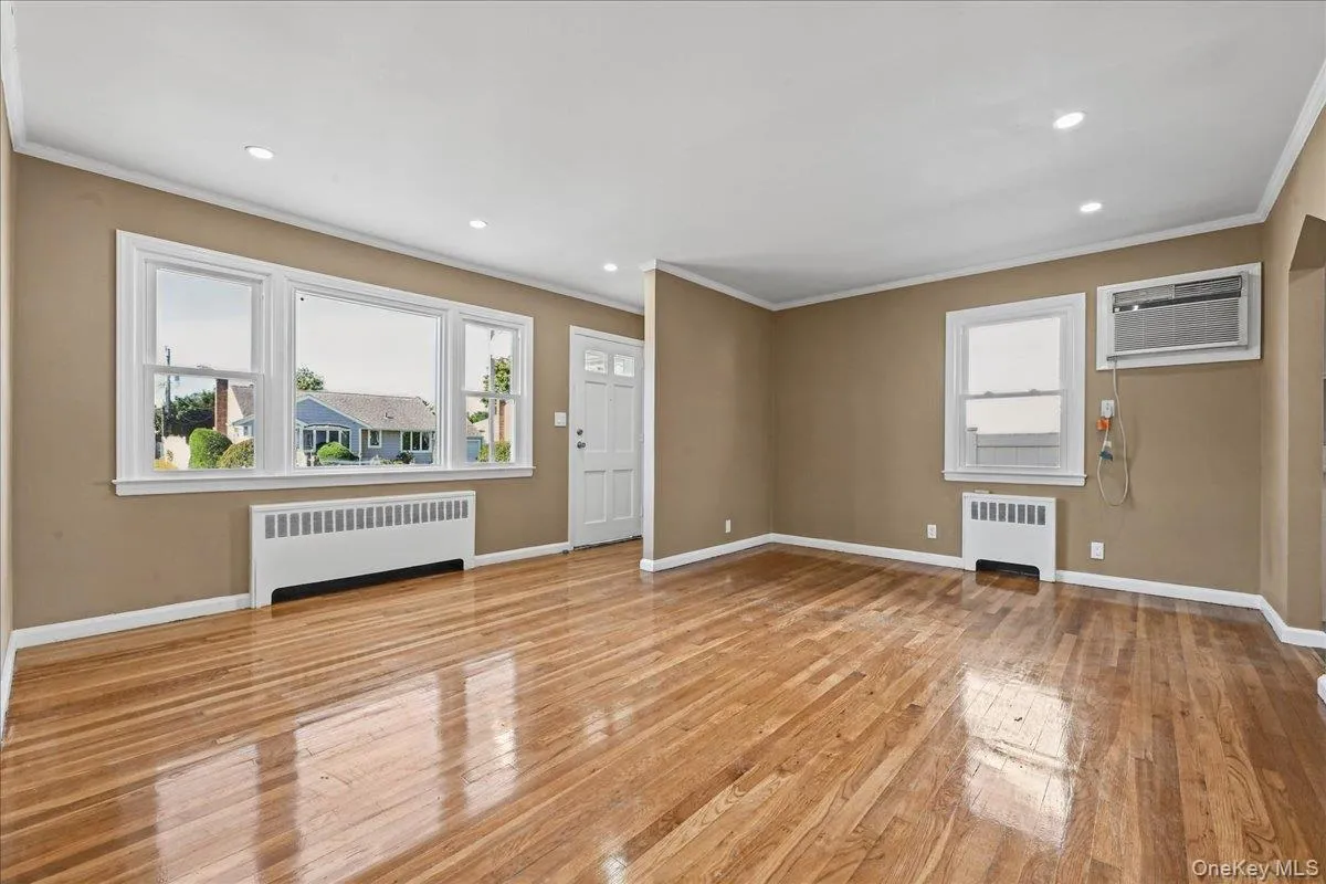 7 High Street, Oyster Bay, NY, 5 Bedrooms Bedrooms, 8 Rooms Rooms,2 BathroomsBathrooms,Residential Lease,For Rent,High,0,1065108 7 High Street, Oyster Bay, NY, 5 Bedrooms Bedrooms, 8 Rooms Rooms,2 BathroomsBathrooms,Residential Lease,For Rent,High,0,1065108