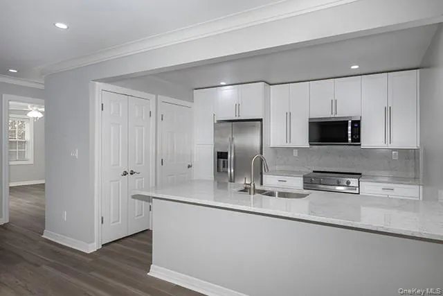 81 Secatogue Avenue, Oyster Bay, NY, 2 Bedrooms Bedrooms, 4 Rooms Rooms,1 BathroomBathrooms,Residential Lease,For Rent,Secatogue,0,1065114 81 Secatogue Avenue, Oyster Bay, NY, 2 Bedrooms Bedrooms, 4 Rooms Rooms,1 BathroomBathrooms,Residential Lease,For Rent,Secatogue,0,1065114