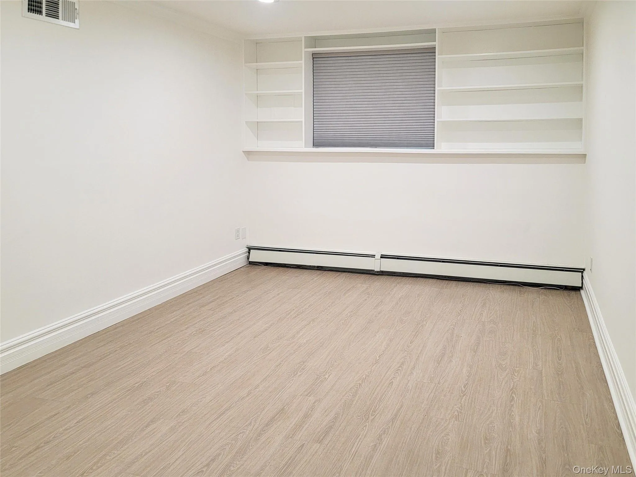 34 Dogwood Road, North Hempstead, NY, 6 Bedrooms Bedrooms, 12 Rooms Rooms,3 BathroomsBathrooms,Residential Lease,For Rent,Dogwood,0,1065117 34 Dogwood Road, North Hempstead, NY, 6 Bedrooms Bedrooms, 12 Rooms Rooms,3 BathroomsBathrooms,Residential Lease,For Rent,Dogwood,0,1065117