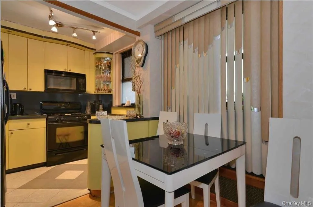 61-15 98 Street, New York, NY, 1 Bedroom Bedrooms, 4 Rooms Rooms,1 BathroomBathrooms,Residential Lease,For Rent,98,0,1065133 61-15 98 Street, New York, NY, 1 Bedroom Bedrooms, 4 Rooms Rooms,1 BathroomBathrooms,Residential Lease,For Rent,98,0,1065133