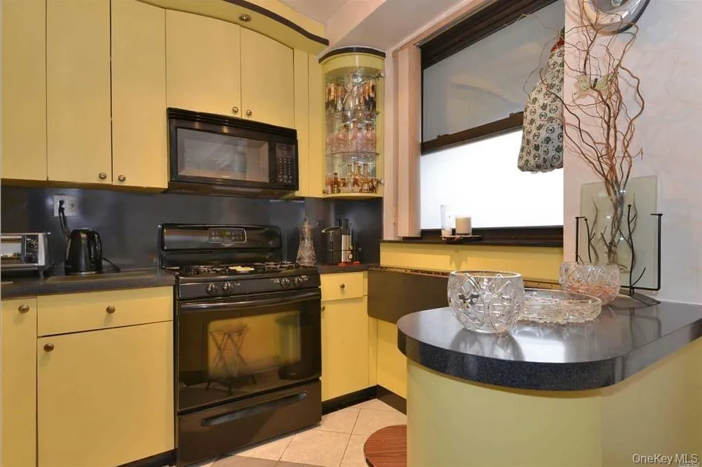 61-15 98 Street, New York, NY, 1 Bedroom Bedrooms, 4 Rooms Rooms,1 BathroomBathrooms,Residential Lease,For Rent,98,0,1065133 61-15 98 Street, New York, NY, 1 Bedroom Bedrooms, 4 Rooms Rooms,1 BathroomBathrooms,Residential Lease,For Rent,98,0,1065133