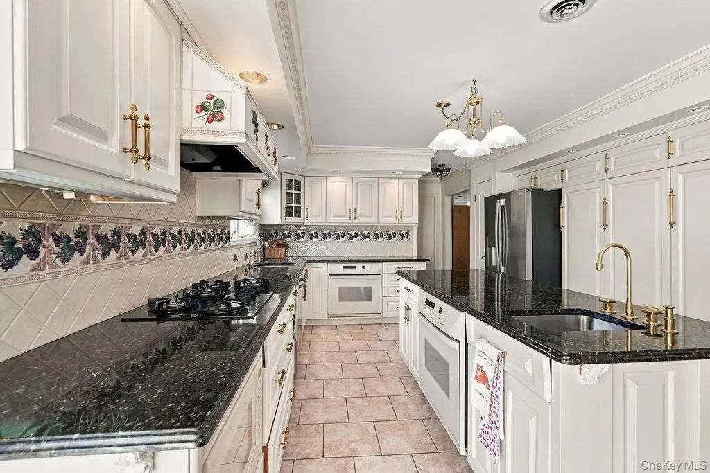 25 Smith Hill Road, Ramapo, NY, 5 Bedrooms Bedrooms, 10 Rooms Rooms,2 BathroomsBathrooms,Residential,For Rent,Smith Hill,0,1065151 25 Smith Hill Road, Ramapo, NY, 5 Bedrooms Bedrooms, 10 Rooms Rooms,2 BathroomsBathrooms,Residential,For Rent,Smith Hill,0,1065151