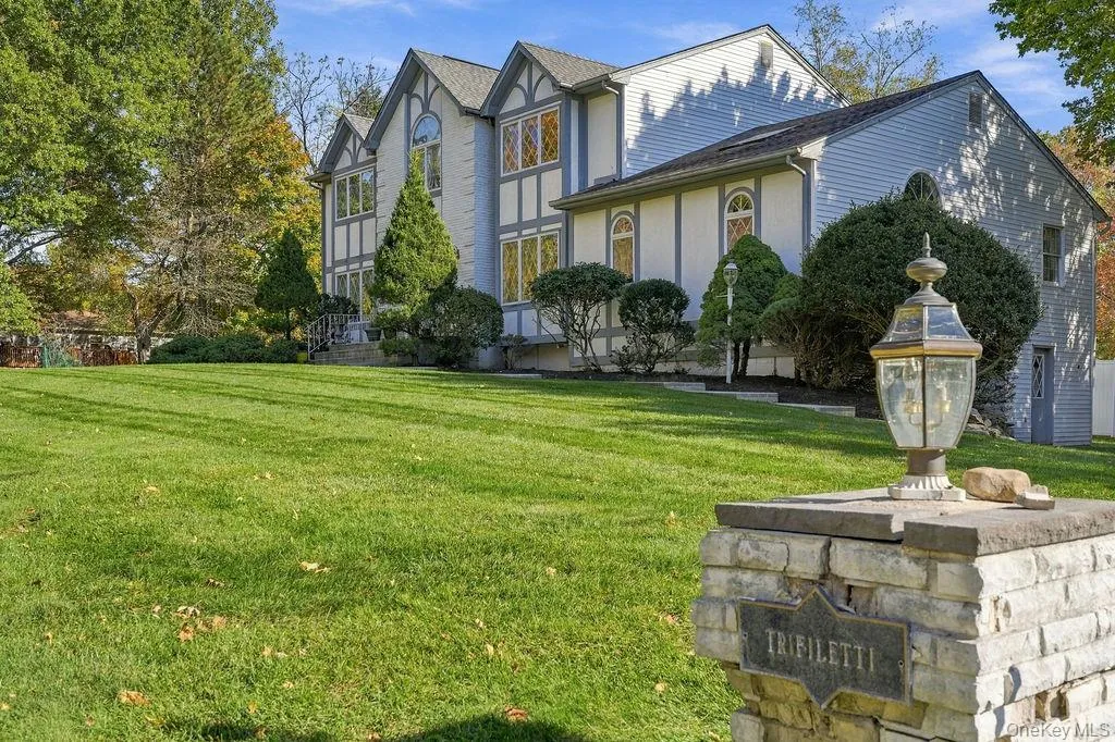 25 Smith Hill Road, Ramapo, NY, 5 Bedrooms Bedrooms, 10 Rooms Rooms,2 BathroomsBathrooms,Residential,For Rent,Smith Hill,0,1065151 25 Smith Hill Road, Ramapo, NY, 5 Bedrooms Bedrooms, 10 Rooms Rooms,2 BathroomsBathrooms,Residential,For Rent,Smith Hill,0,1065151