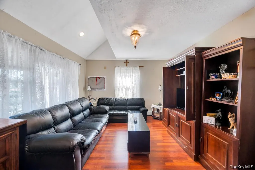 156 Shelter Lane, Hempstead, NY, 4 Bedrooms Bedrooms, 10 Rooms Rooms,2 BathroomsBathrooms,Residential,For Rent,Shelter,0,1065158 156 Shelter Lane, Hempstead, NY, 4 Bedrooms Bedrooms, 10 Rooms Rooms,2 BathroomsBathrooms,Residential,For Rent,Shelter,0,1065158