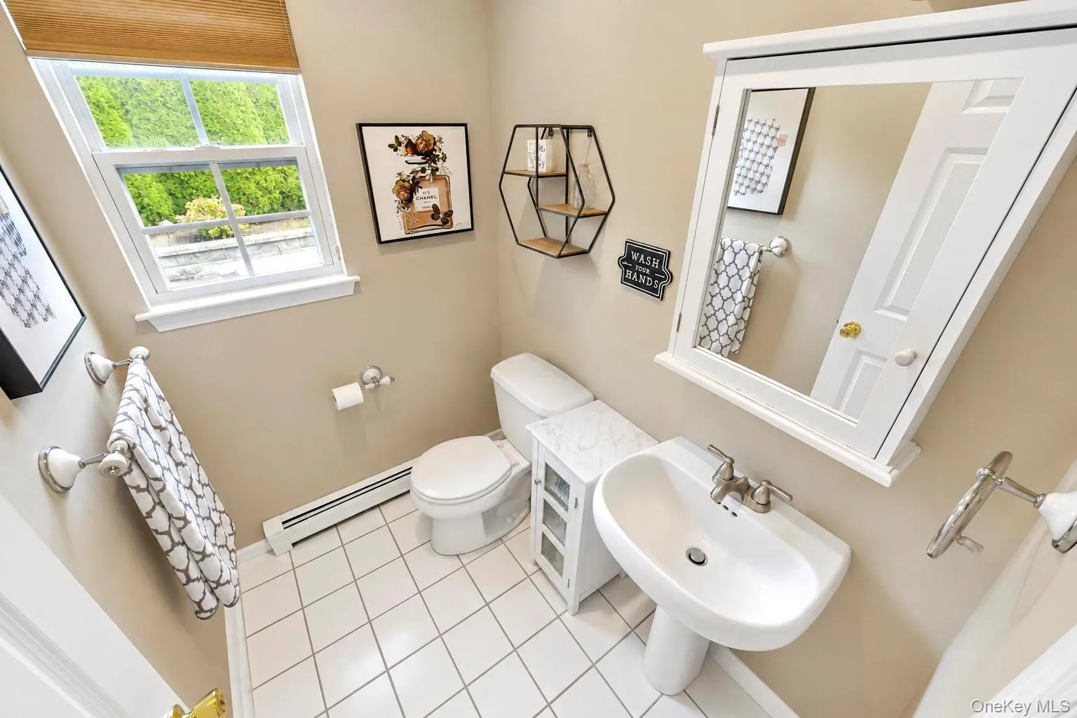 18 Adamson Street, Brookhaven, NY, 4 Bedrooms Bedrooms, 9 Rooms Rooms,2 BathroomsBathrooms,Residential,For Rent,Adamson,0,1065193 18 Adamson Street, Brookhaven, NY, 4 Bedrooms Bedrooms, 9 Rooms Rooms,2 BathroomsBathrooms,Residential,For Rent,Adamson,0,1065193