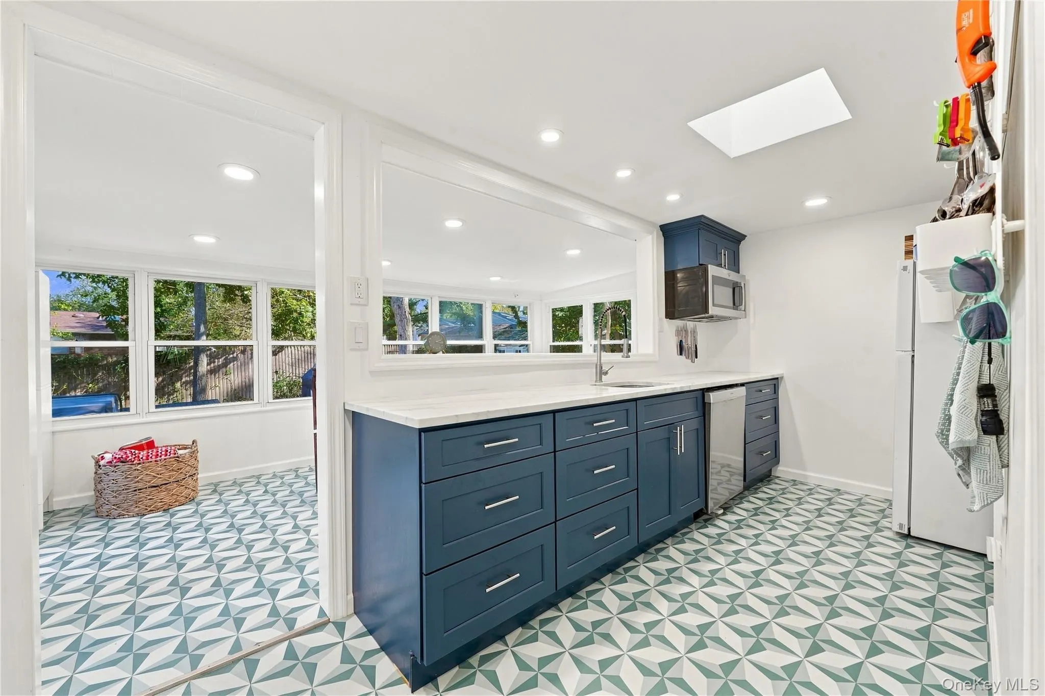 38 Longview Avenue, Brookhaven, NY, 4 Bedrooms Bedrooms, 7 Rooms Rooms,2 BathroomsBathrooms,Residential,For Rent,Longview,0,1065194 38 Longview Avenue, Brookhaven, NY, 4 Bedrooms Bedrooms, 7 Rooms Rooms,2 BathroomsBathrooms,Residential,For Rent,Longview,0,1065194