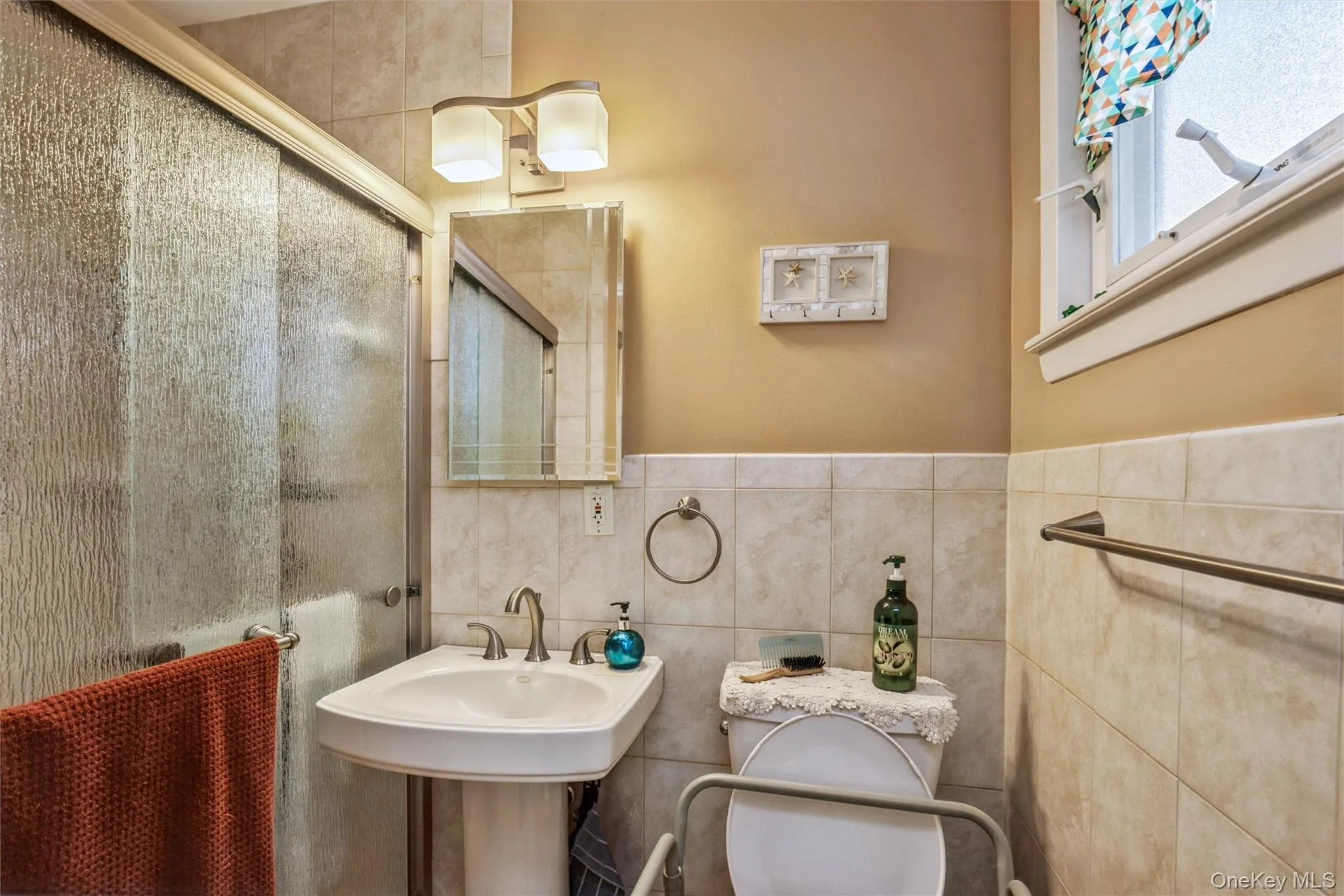 26 Iroquois Avenue, Huntington, NY, 3 Bedrooms Bedrooms, 8 Rooms Rooms,2 BathroomsBathrooms,Residential,For Rent,Iroquois,0,1065196 26 Iroquois Avenue, Huntington, NY, 3 Bedrooms Bedrooms, 8 Rooms Rooms,2 BathroomsBathrooms,Residential,For Rent,Iroquois,0,1065196