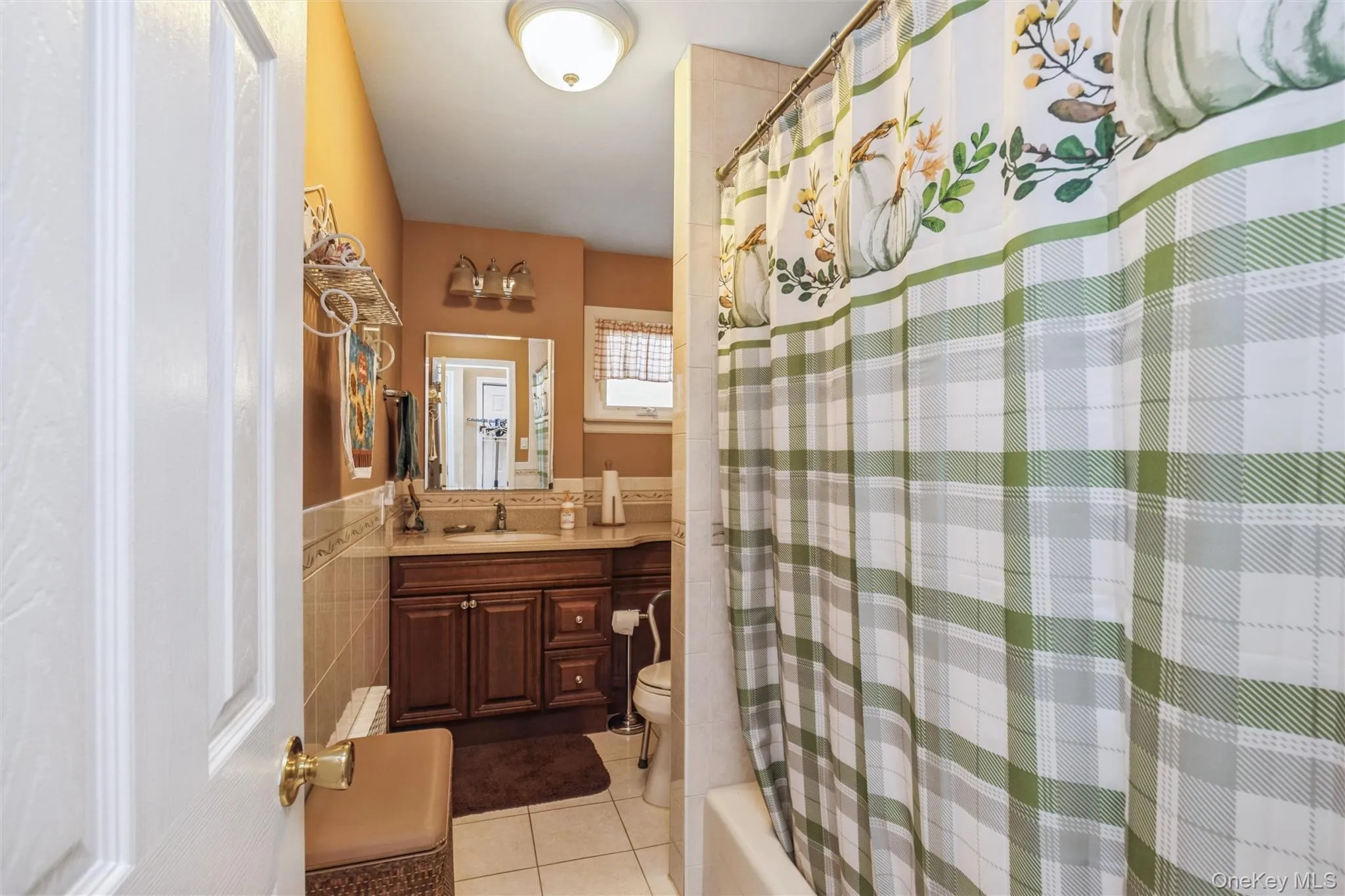 26 Iroquois Avenue, Huntington, NY, 3 Bedrooms Bedrooms, 8 Rooms Rooms,2 BathroomsBathrooms,Residential,For Rent,Iroquois,0,1065196 26 Iroquois Avenue, Huntington, NY, 3 Bedrooms Bedrooms, 8 Rooms Rooms,2 BathroomsBathrooms,Residential,For Rent,Iroquois,0,1065196